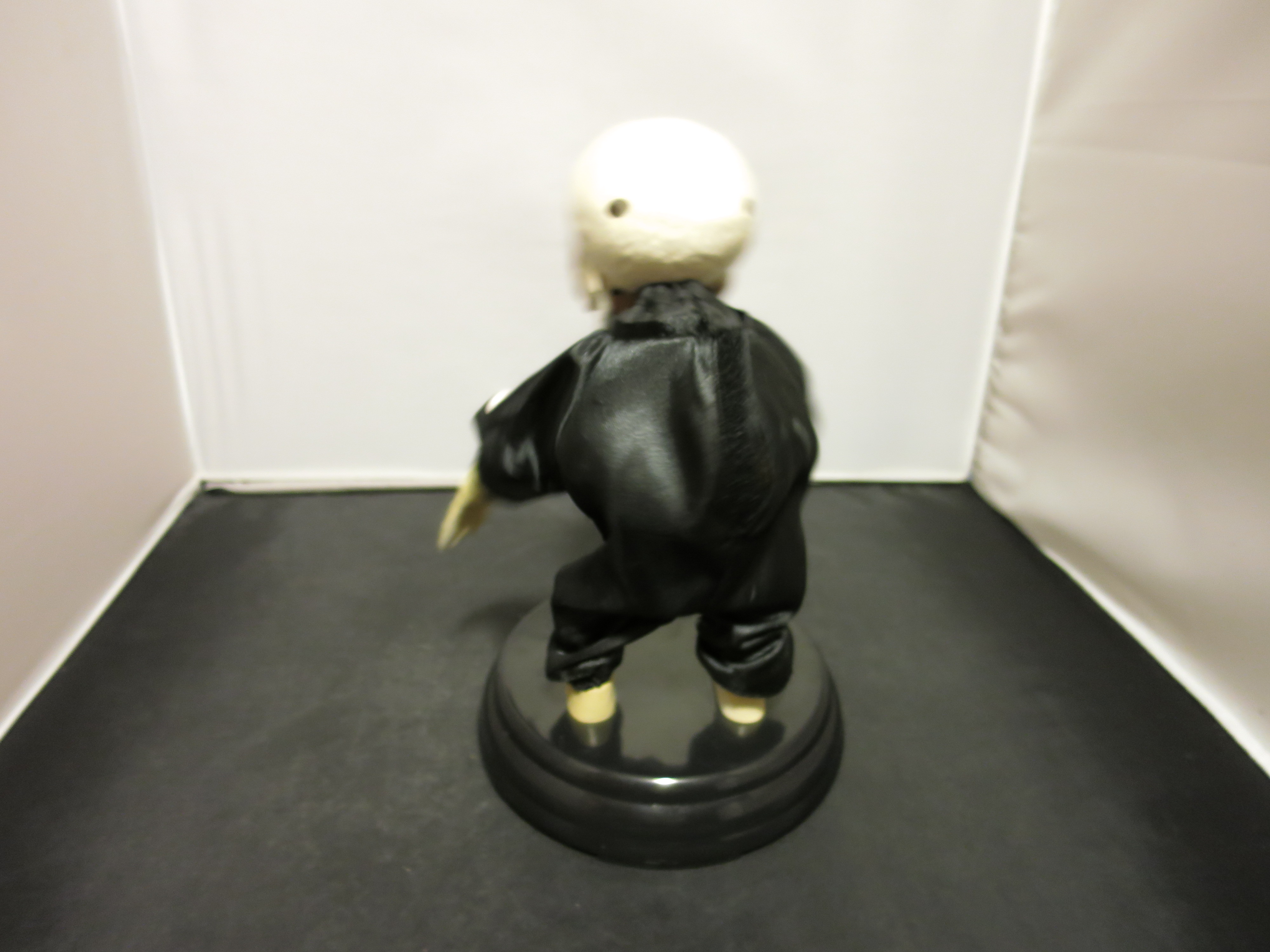 Gemmy Battery Operated Skeleton Sings Dances Eyes Light
