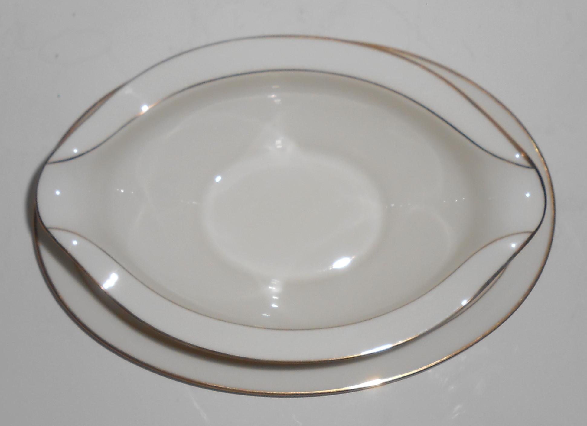 Noritake China Porcelain 7549 Suffolk Gravy Bowl w/Gold