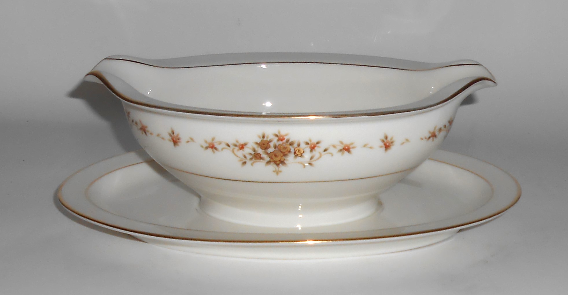 Noritake China Porcelain 7549 Suffolk Gravy Bowl w/Gold