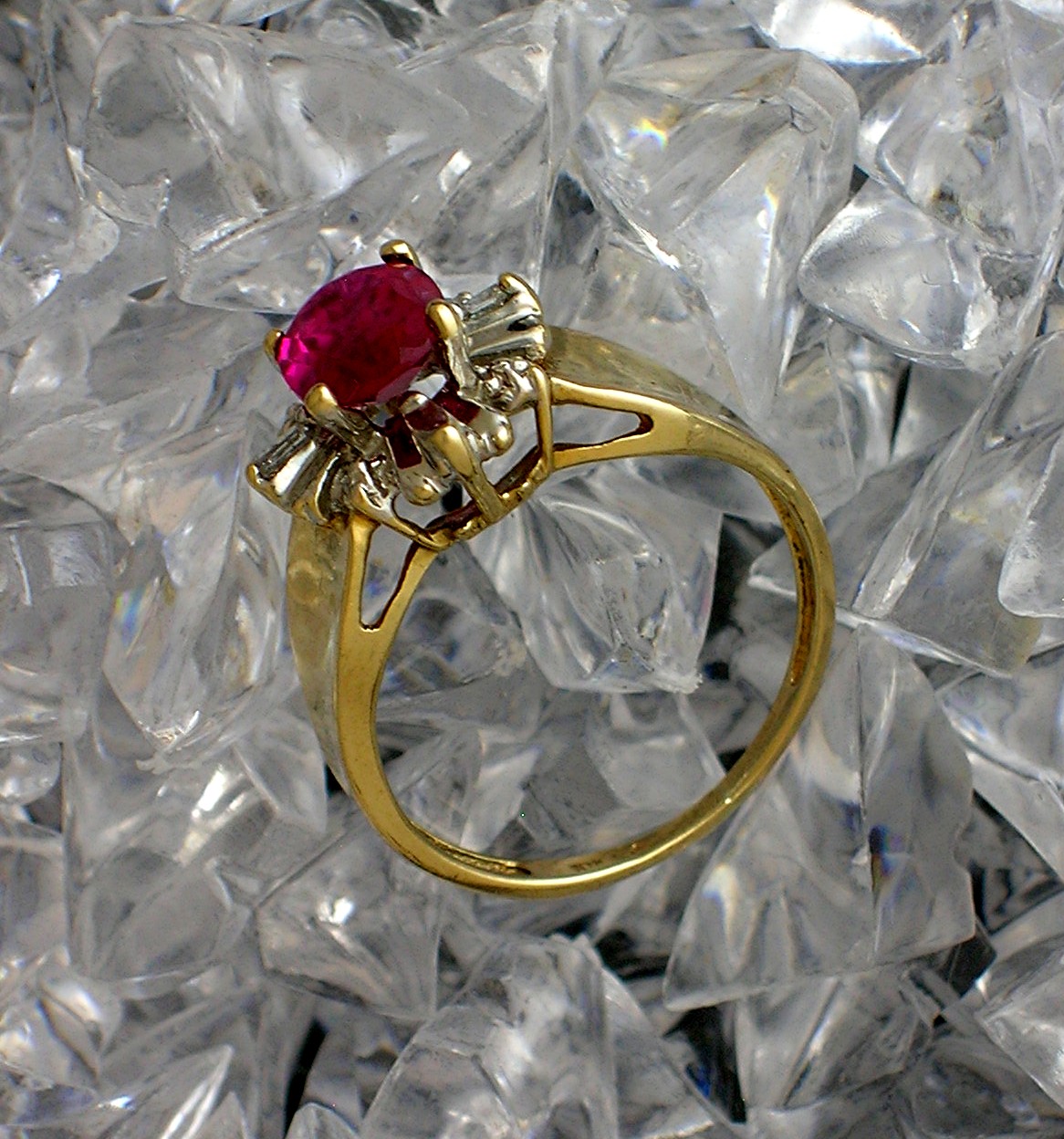Ring 10K Yellow Gold 1ct Lab Ruby Diamond