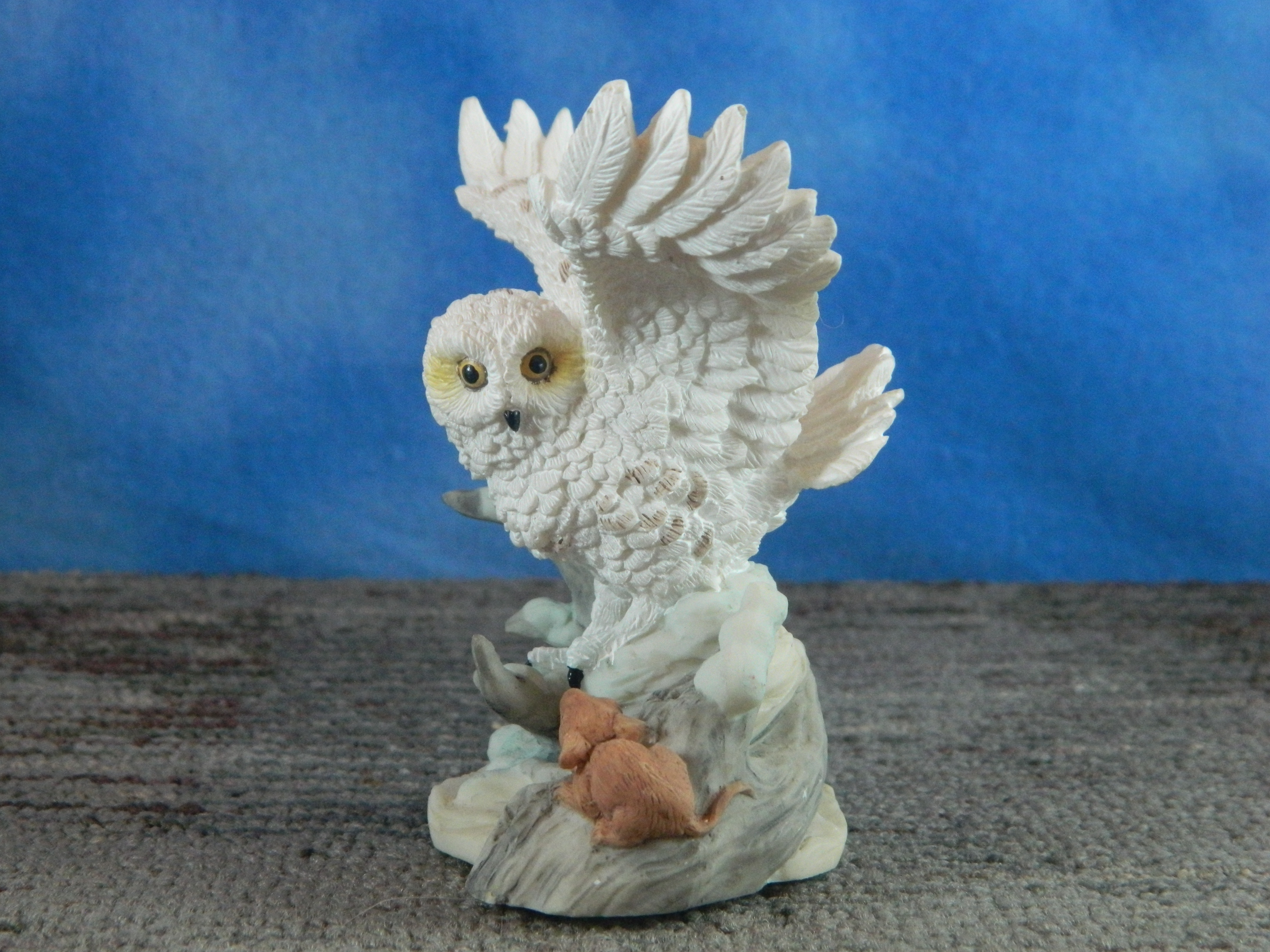 Resin Snowy Owl Landing