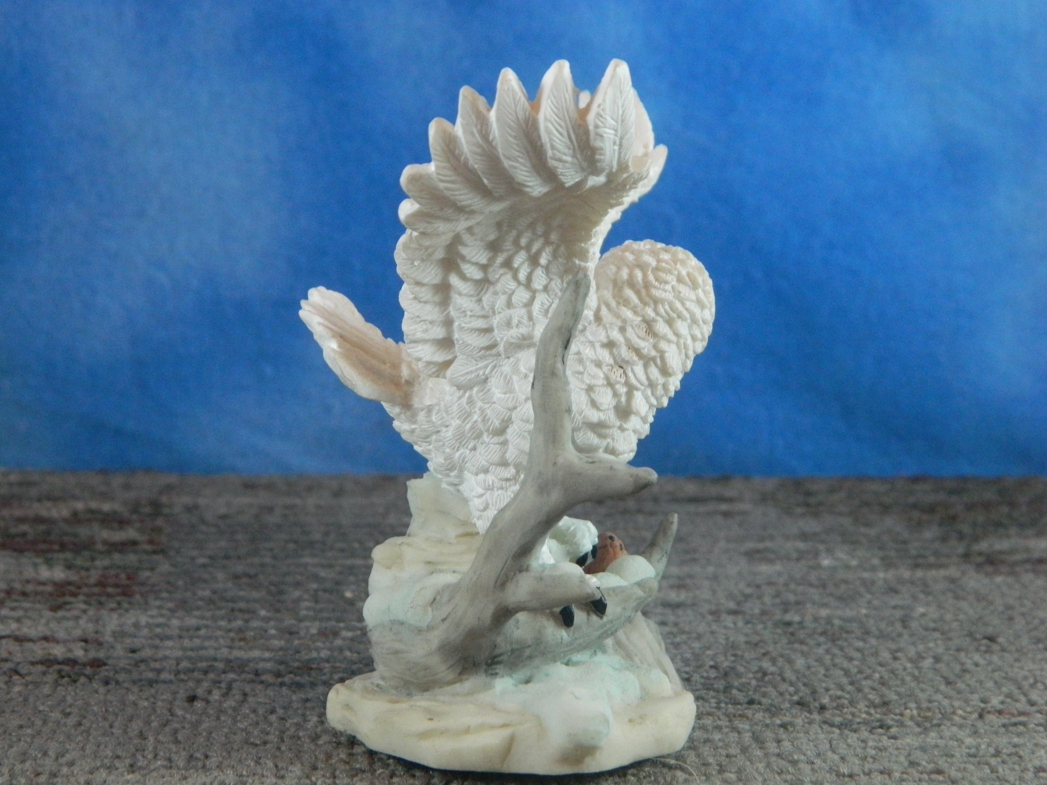 Resin Snowy Owl Landing