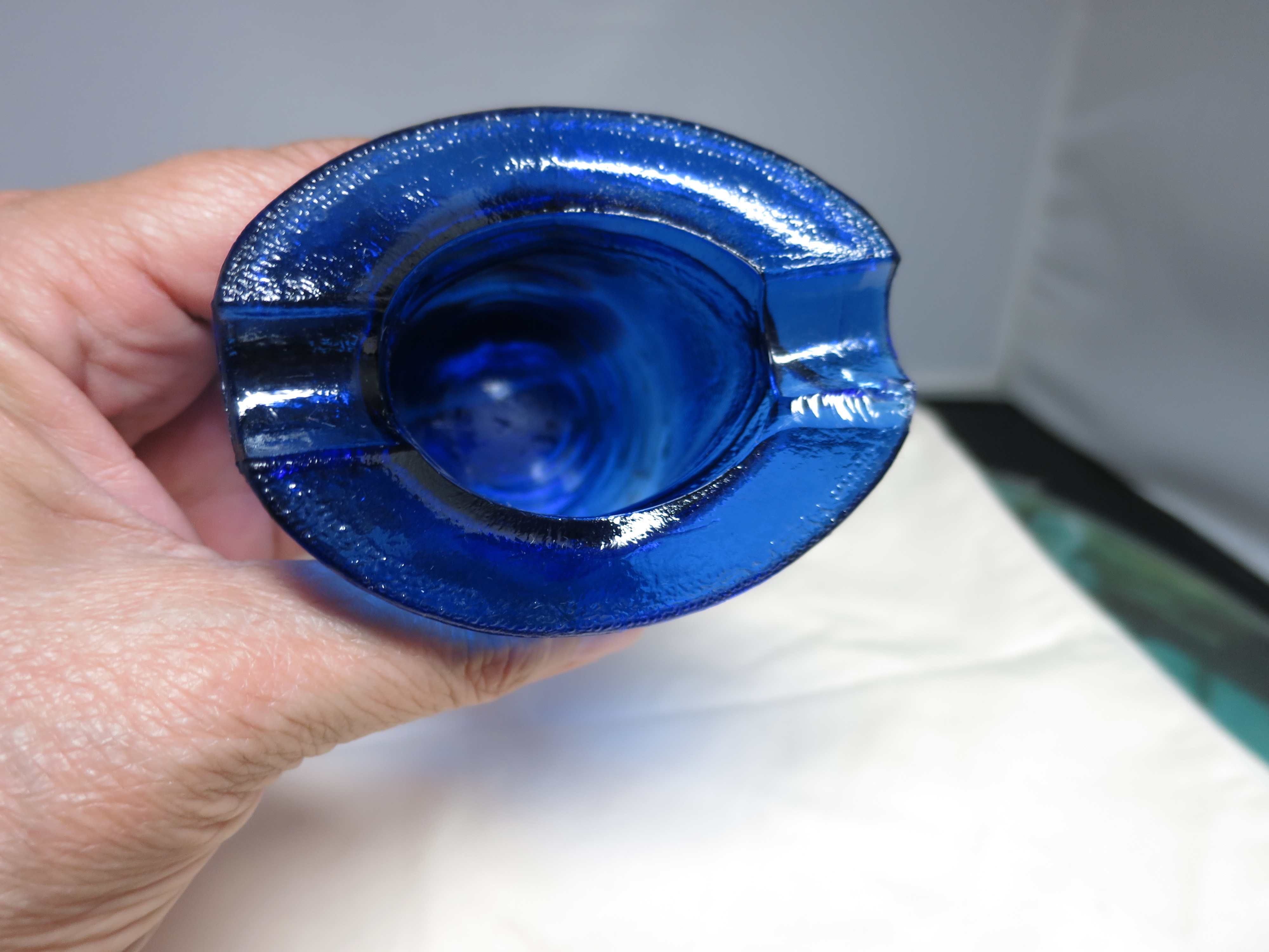 Antique Cobalt Blue Top Hat Ashtray chip on cigarette rest