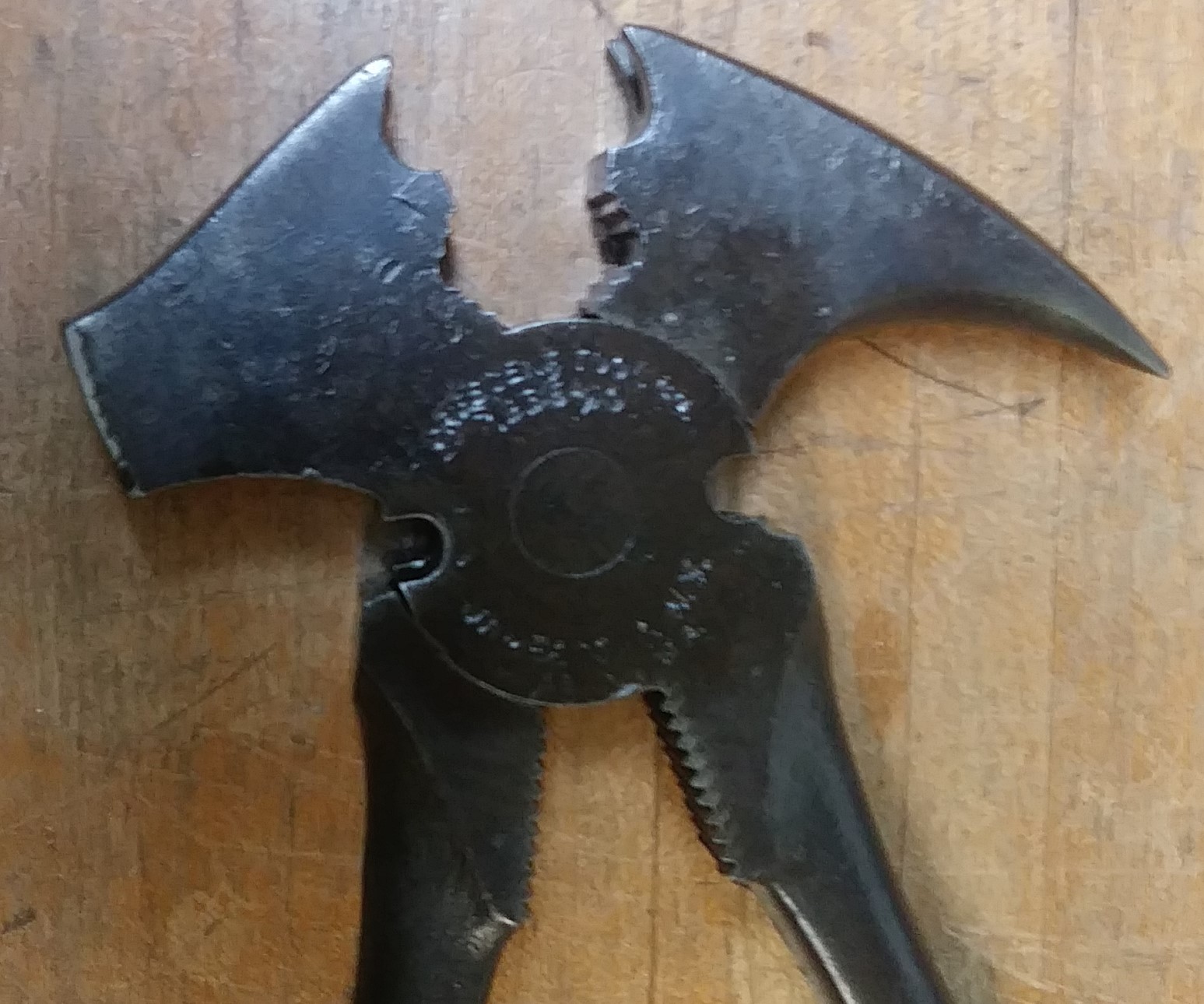 Crescent Fence Pliers Wire Cutters Hammer  936-10