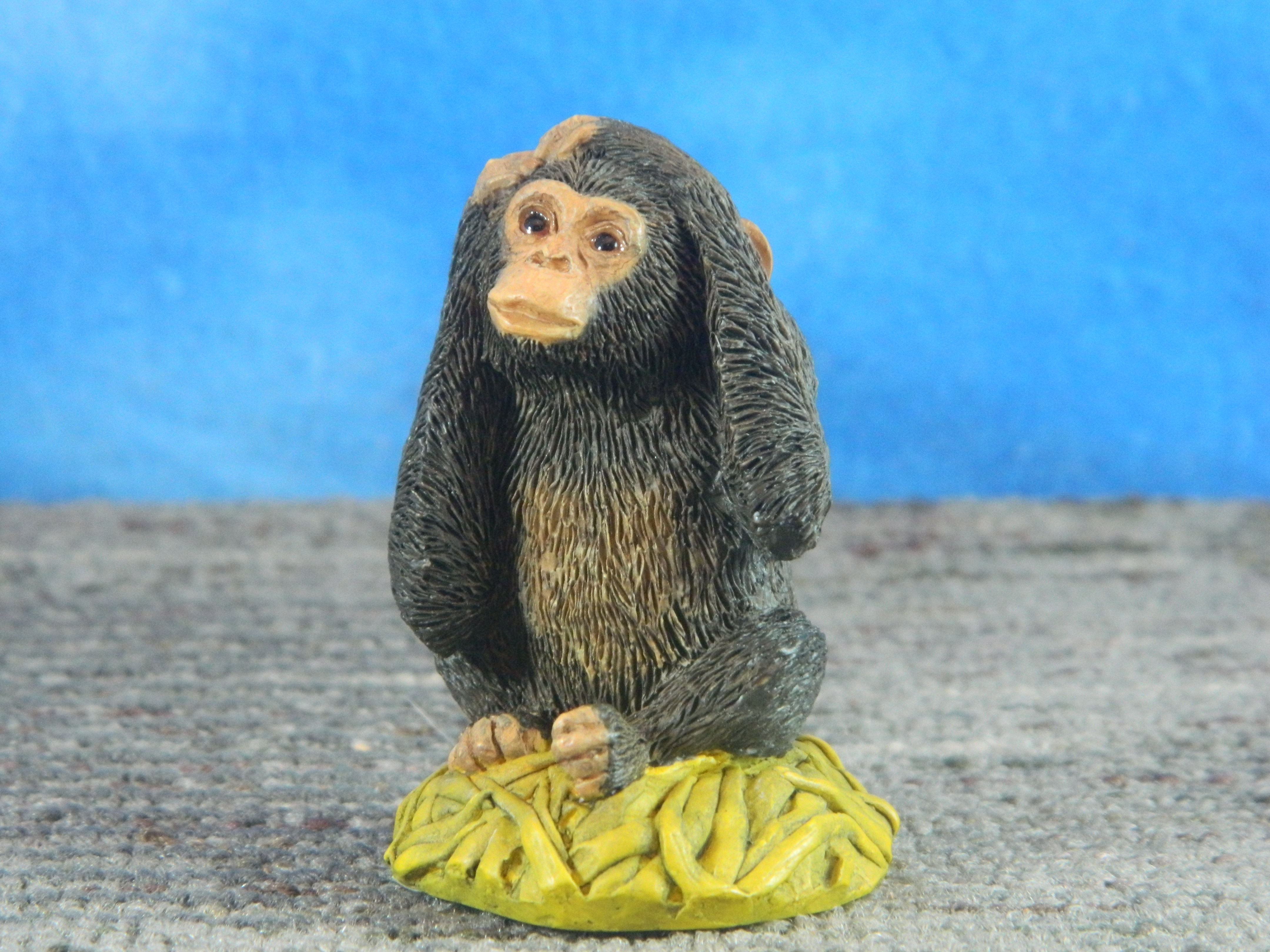 Sherratt & Simpson Resin Sitting Chimpanzee
