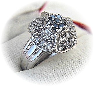 14K White Gold White and Green Diamond Flower Ring