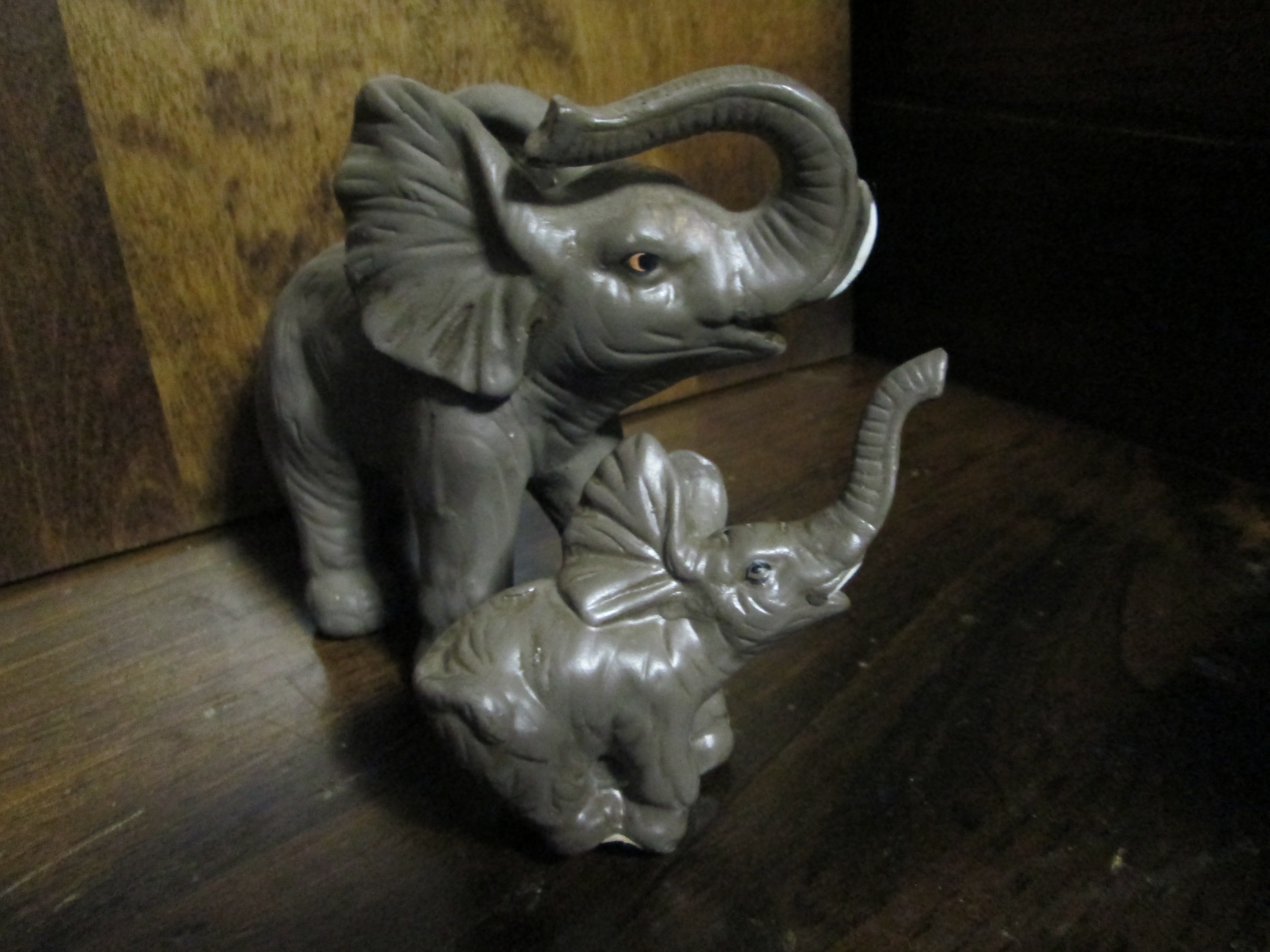 Elephant Figurines Mother and Baby Set
