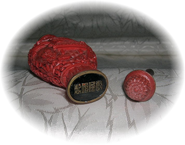 Cinnabar Chinese Snuff Bottle