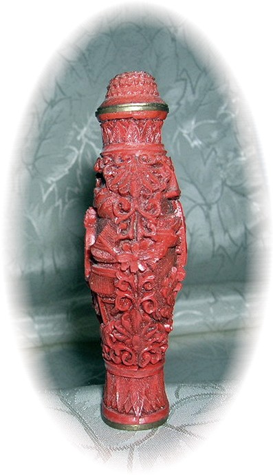 Cinnabar Chinese Snuff Bottle