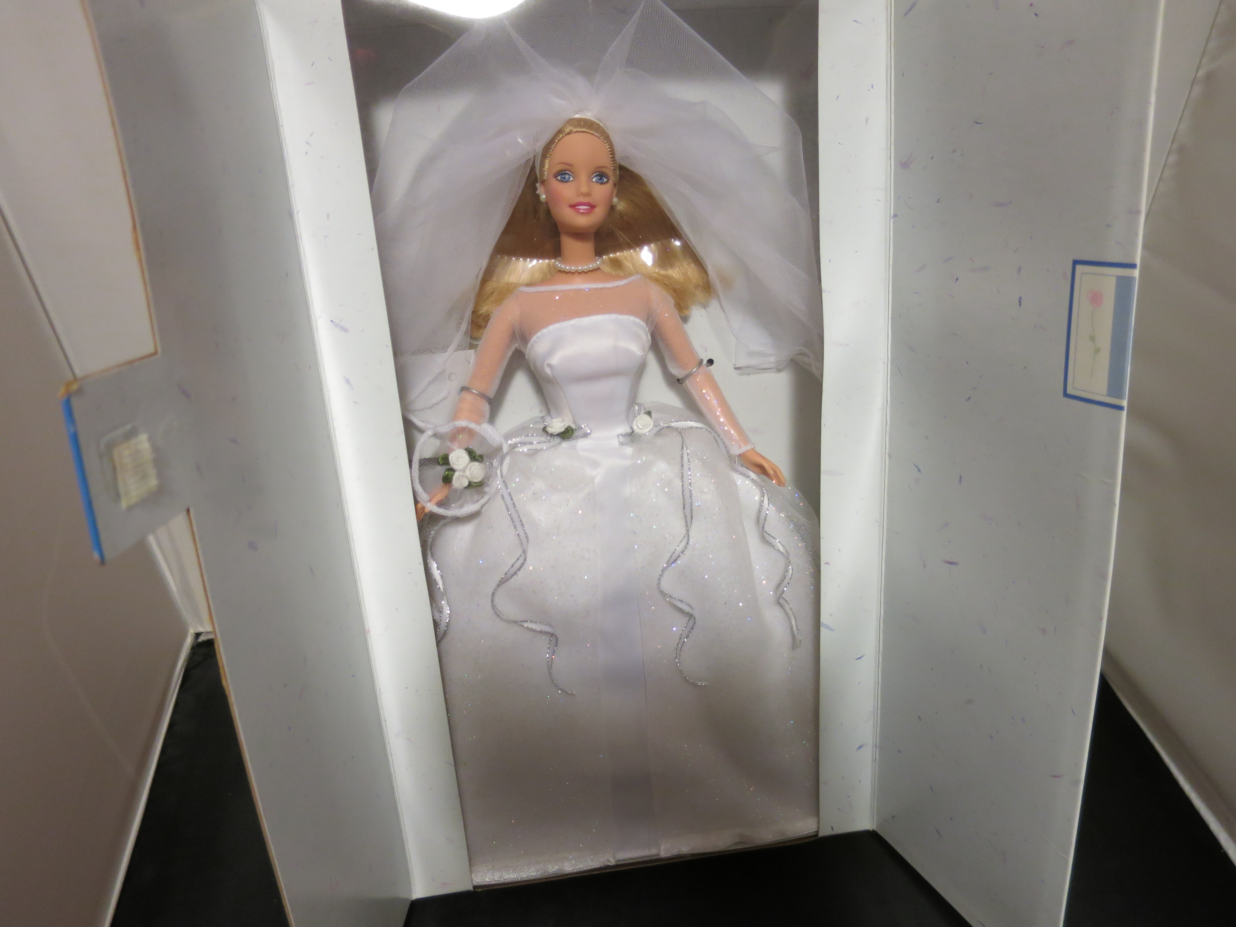 Blushing Bride Barbie Doll 1999 Mattel 26074