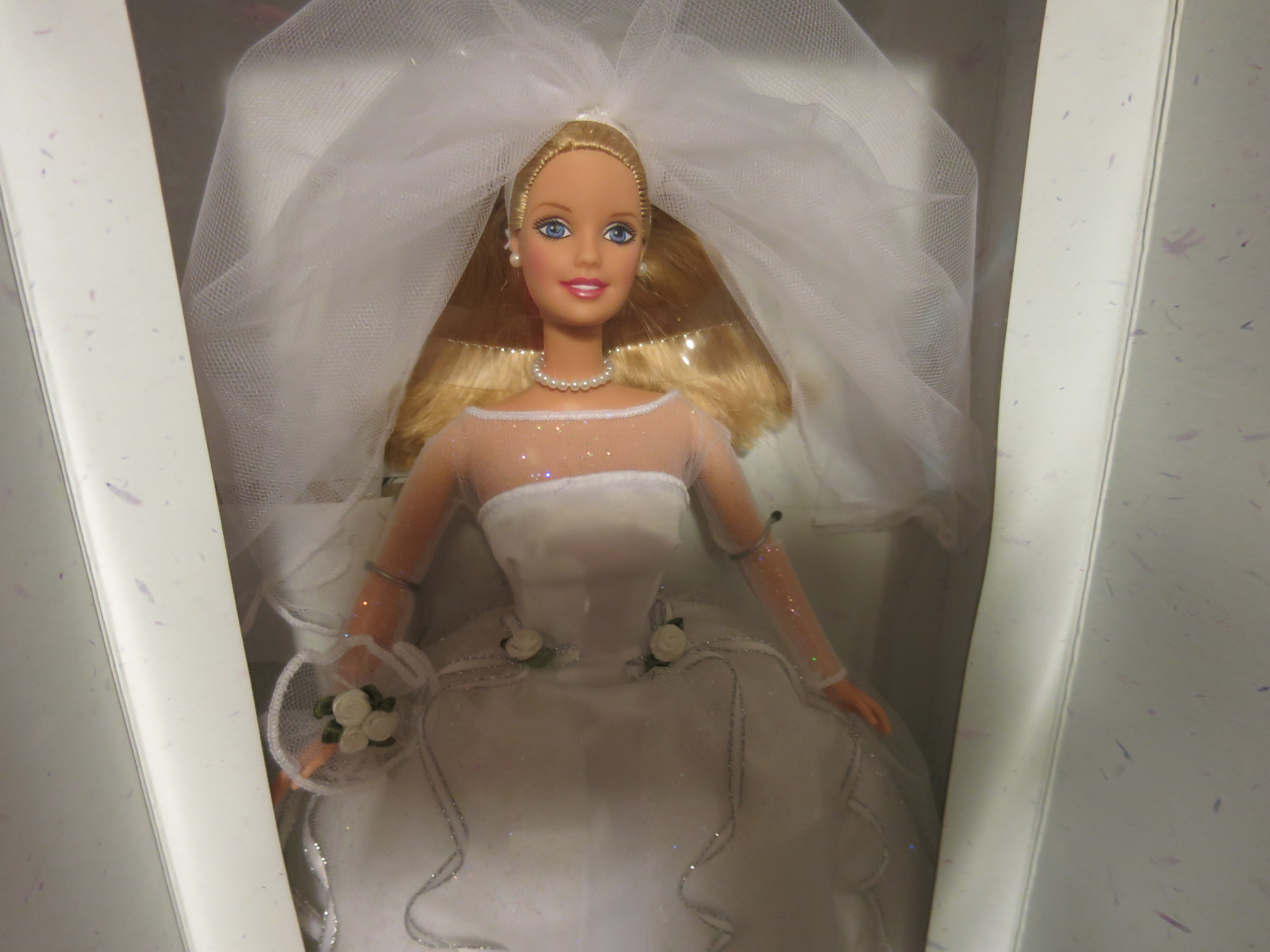 Blushing Bride Barbie Doll 1999 Mattel 26074