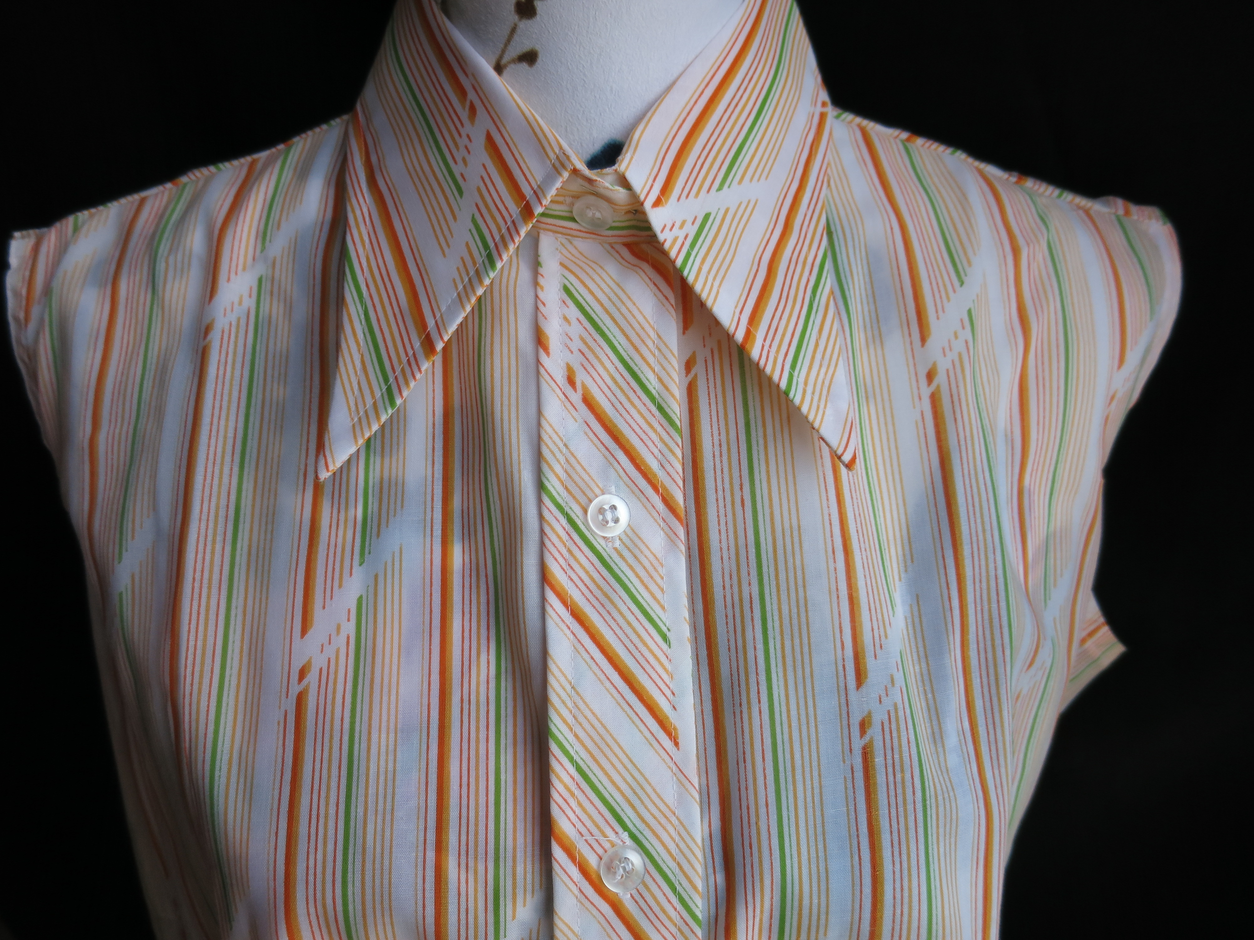 Womens Sleeveless Blouse Permanent Press size 42