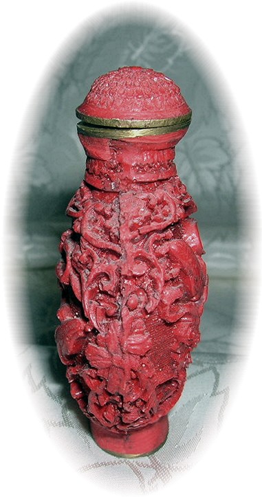CINNABAR CHINESE Red SNUFF BOTTLE