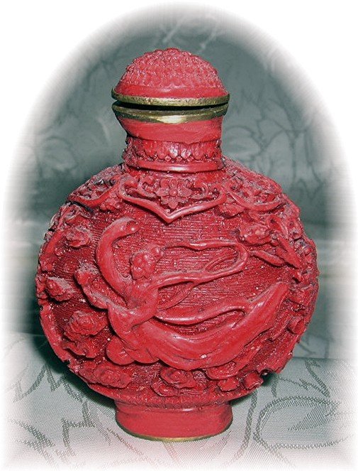 CINNABAR CHINESE Red SNUFF BOTTLE