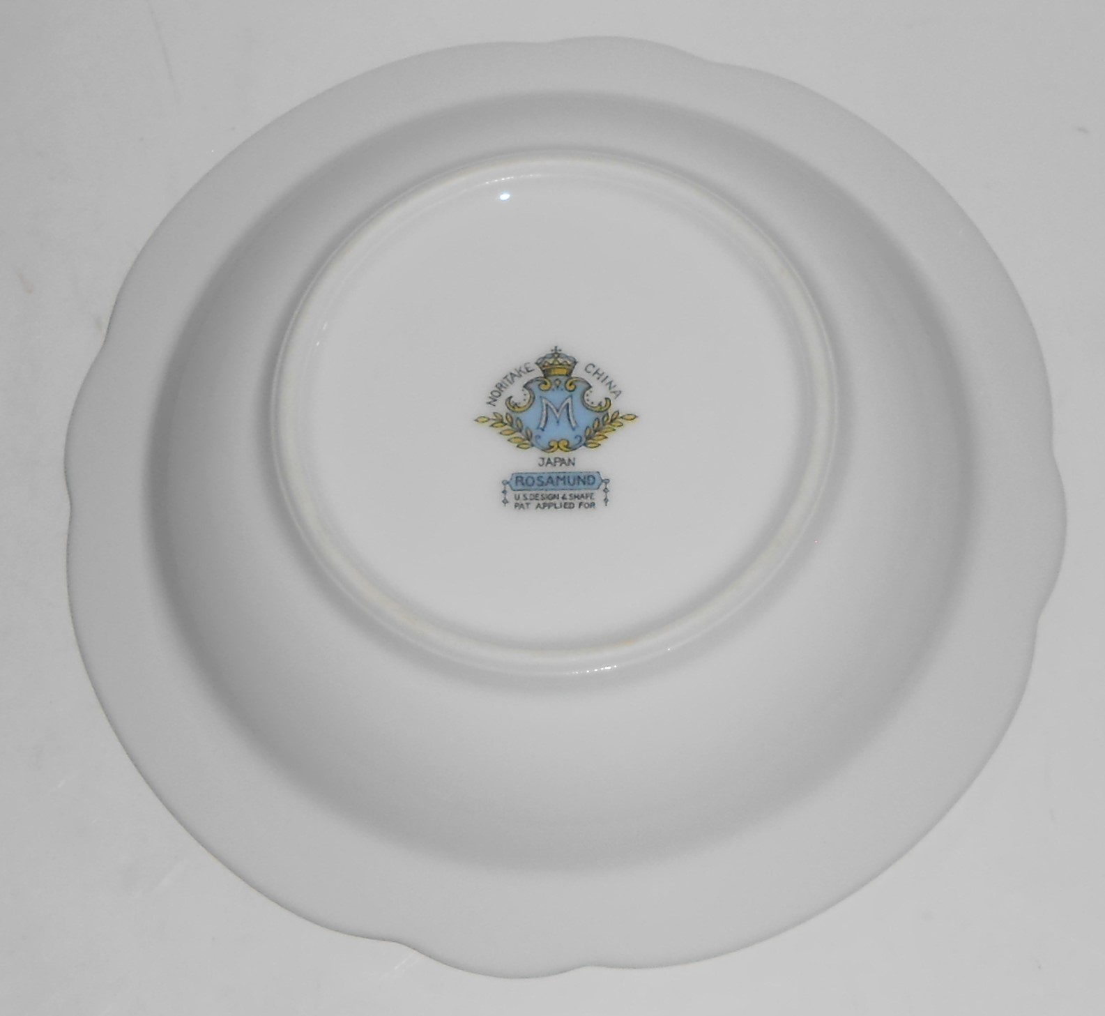 Noritake Porcelain China Rosamund w/Gold Fruit Bowl