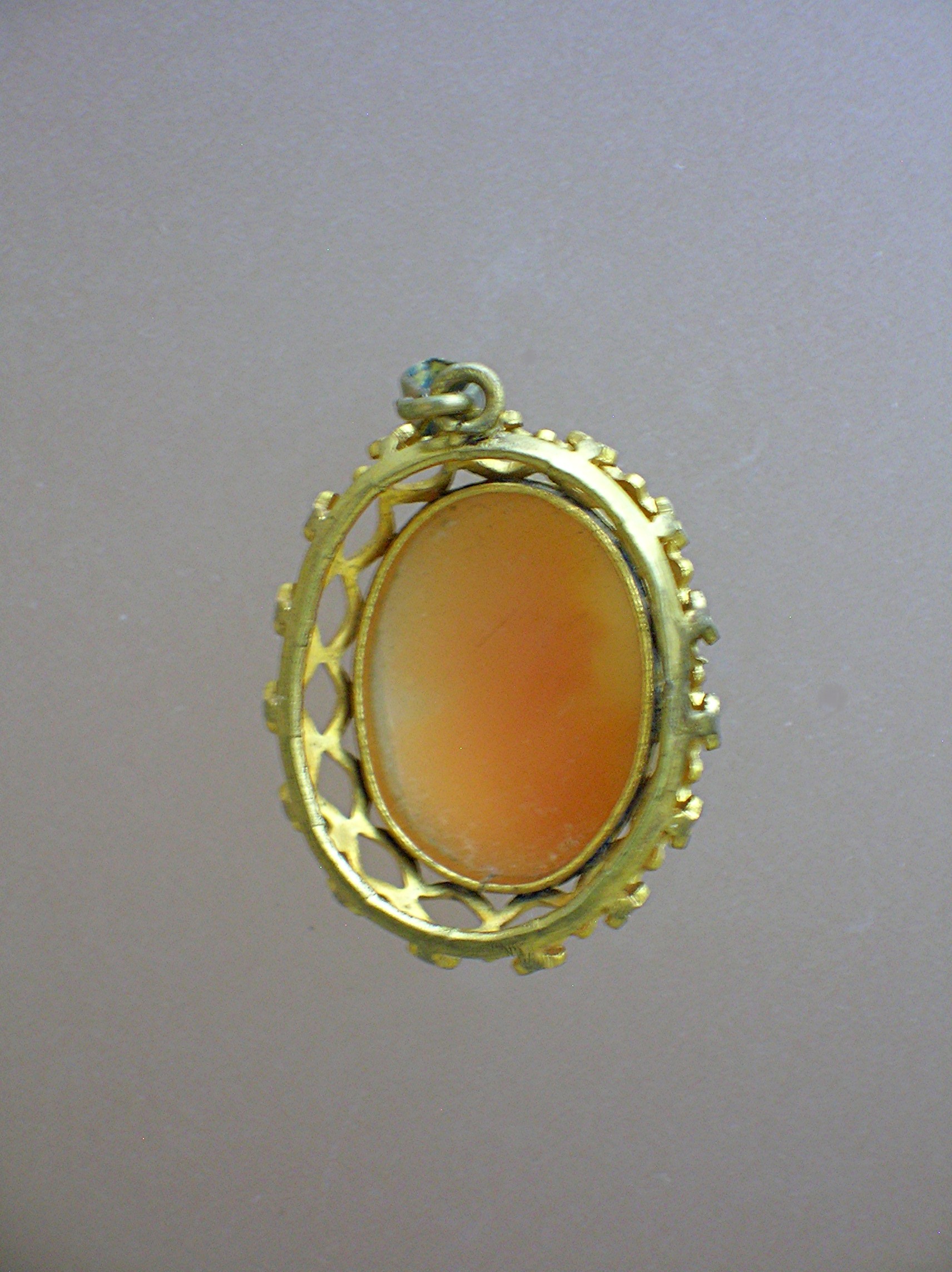 Shell  Cameo Filigree Goldtone Set  Pendant