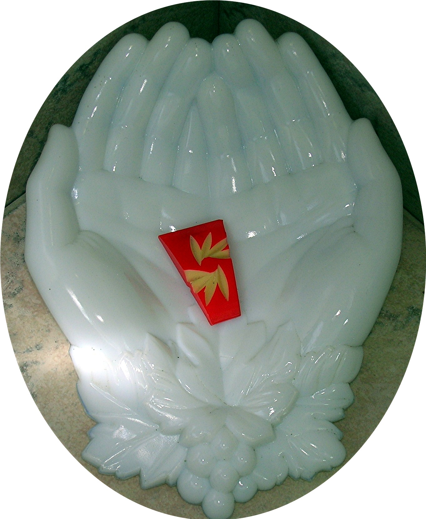 Dress Clip Vintage Red & Cream Plastic