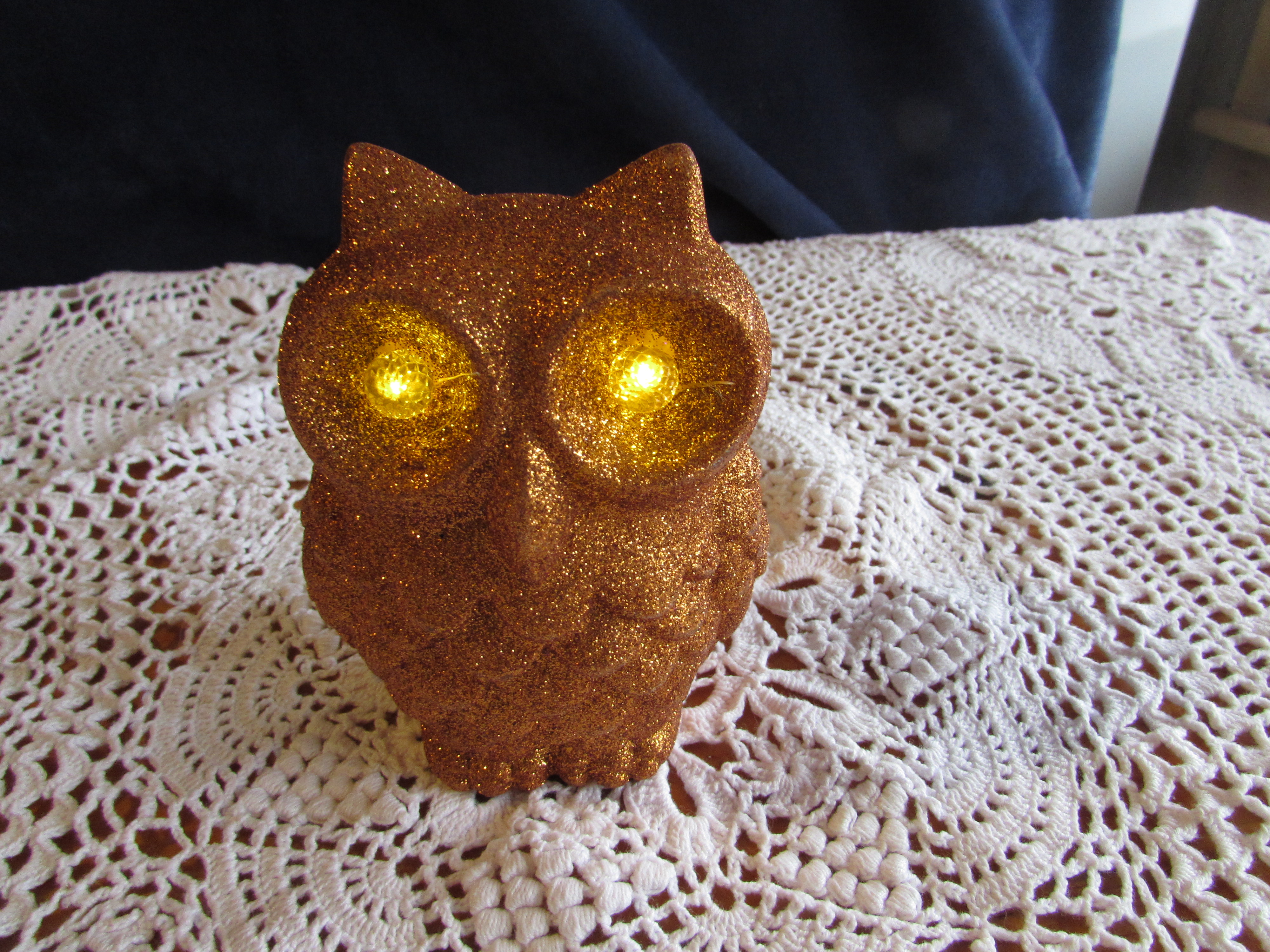 Light Up Blinking Eye Owl battery operated light