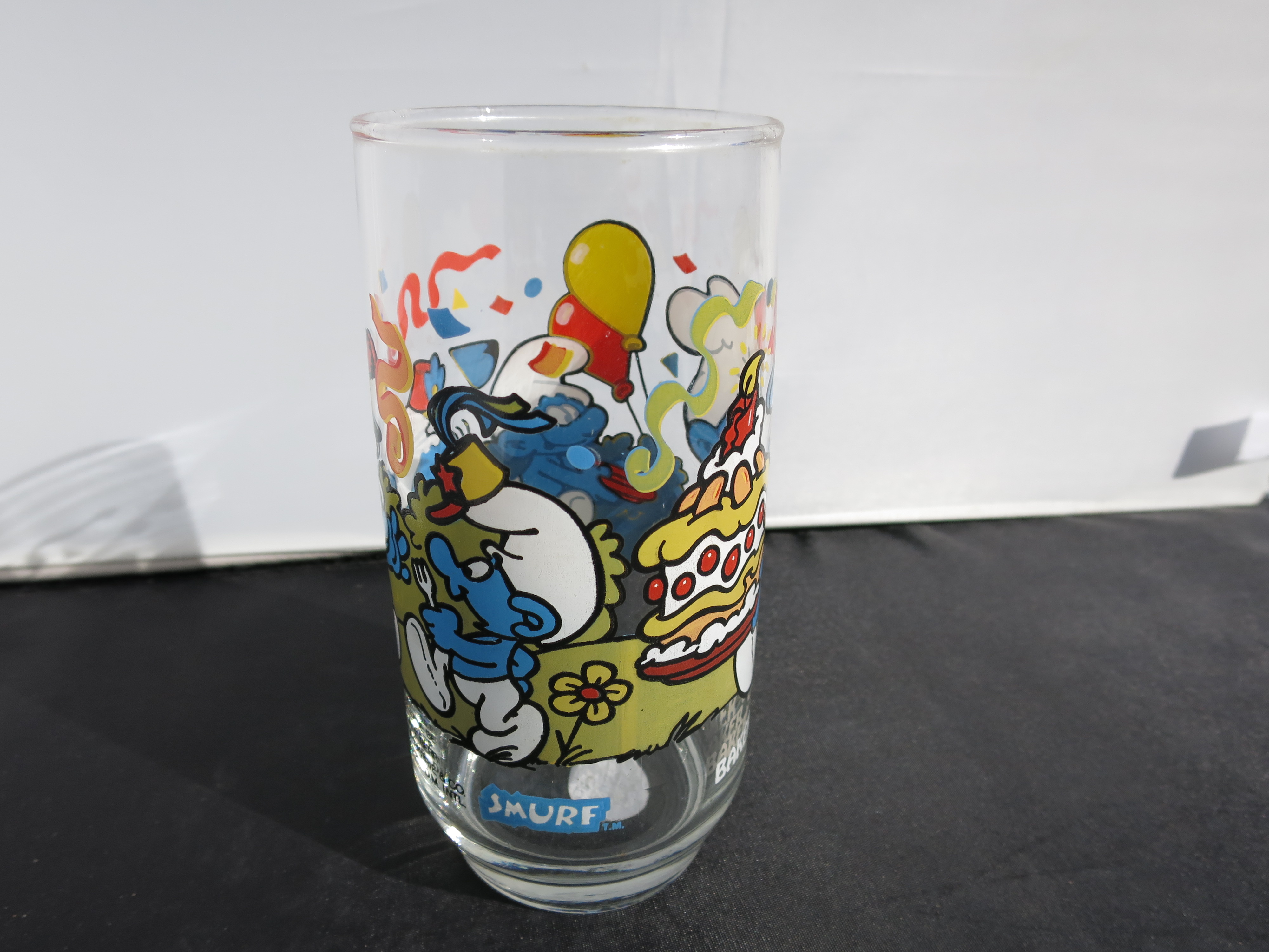 Baker Smurf  glass tumbler Peyo Wallace Berre