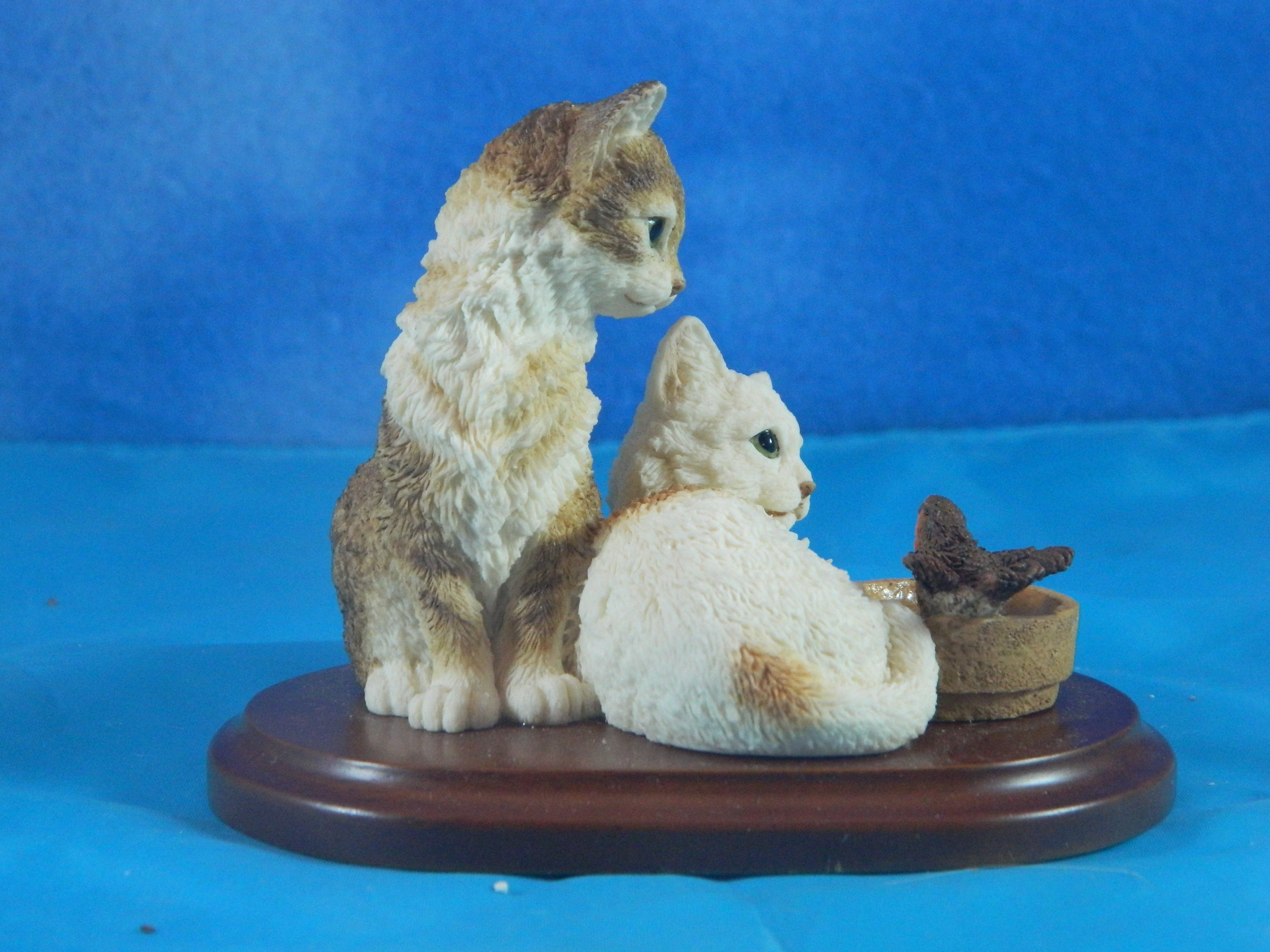 Country Artist Stratford Collection Cats Watchin a Bird