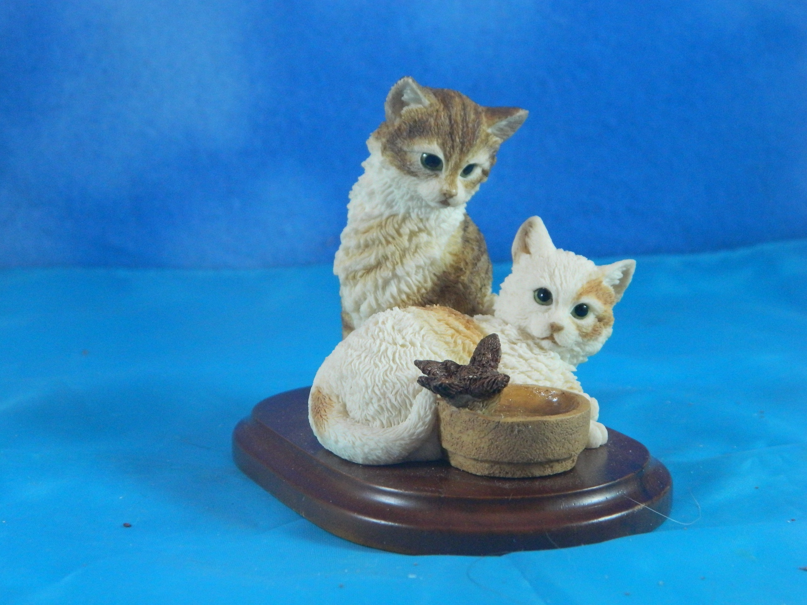 Country Artist Stratford Collection Cats Watchin a Bird