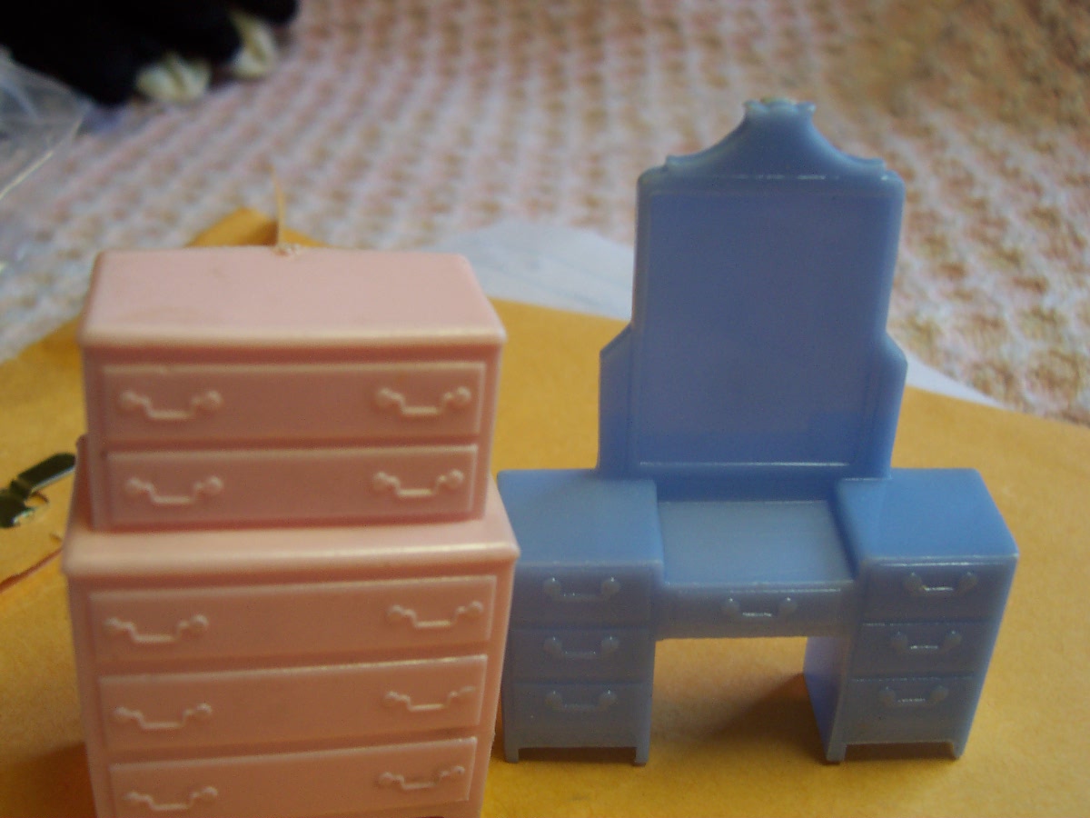 Allied Doll House Furniture 5 piece miniature