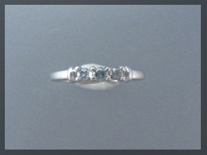 Ring10K White Gold 3 Stone Diamond