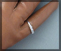 Ring10K White Gold 3 Stone Diamond