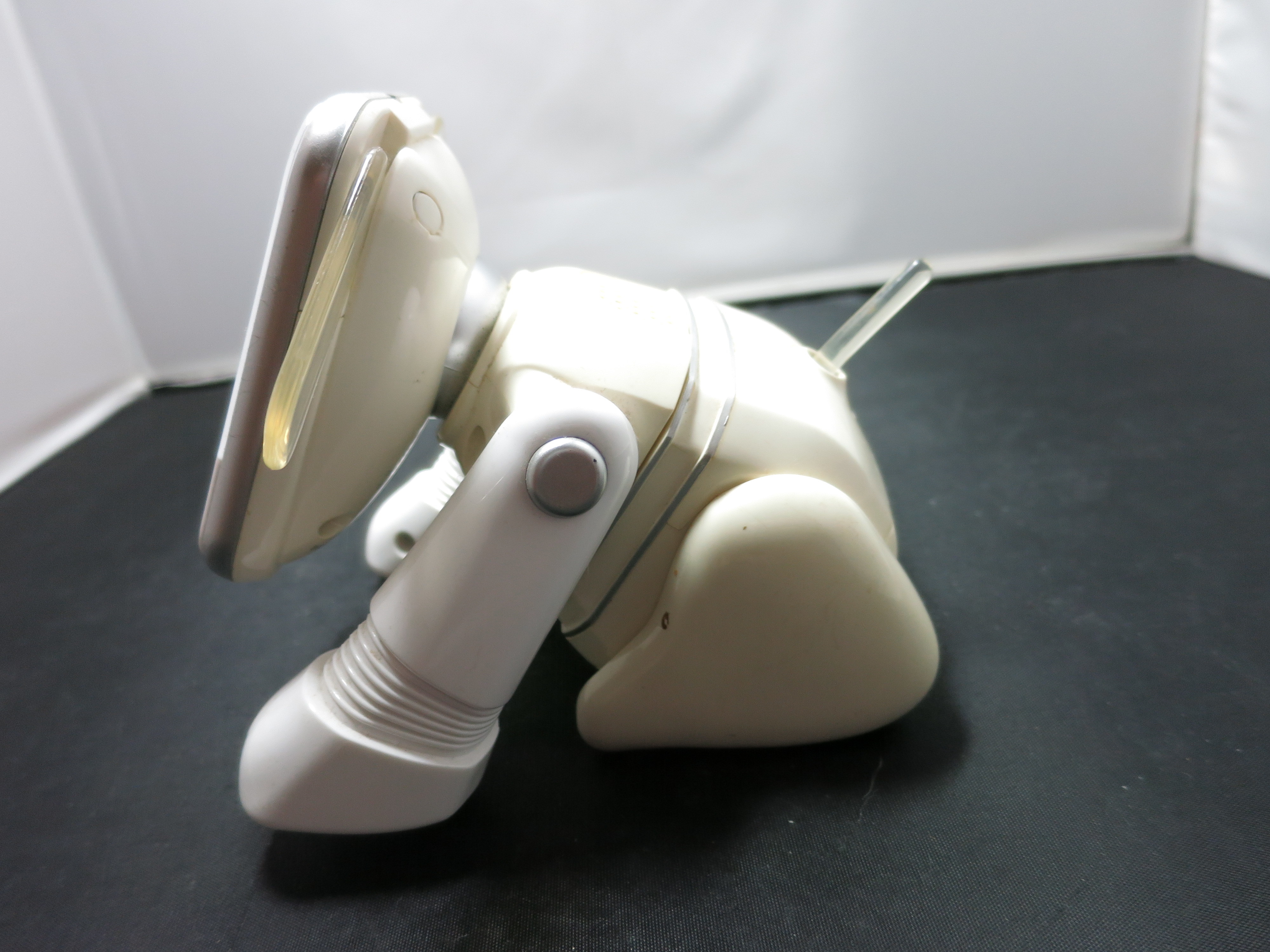 Hasbro Sega Toys I-Dog Electronic Music Robot White Working