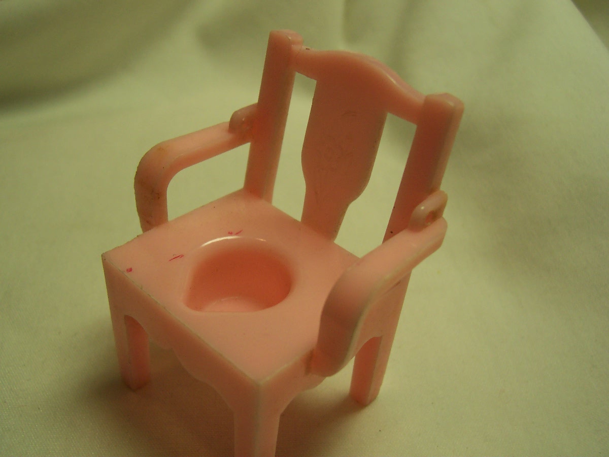 Dollhouse Bathroom Bath Tub and Potty Chair