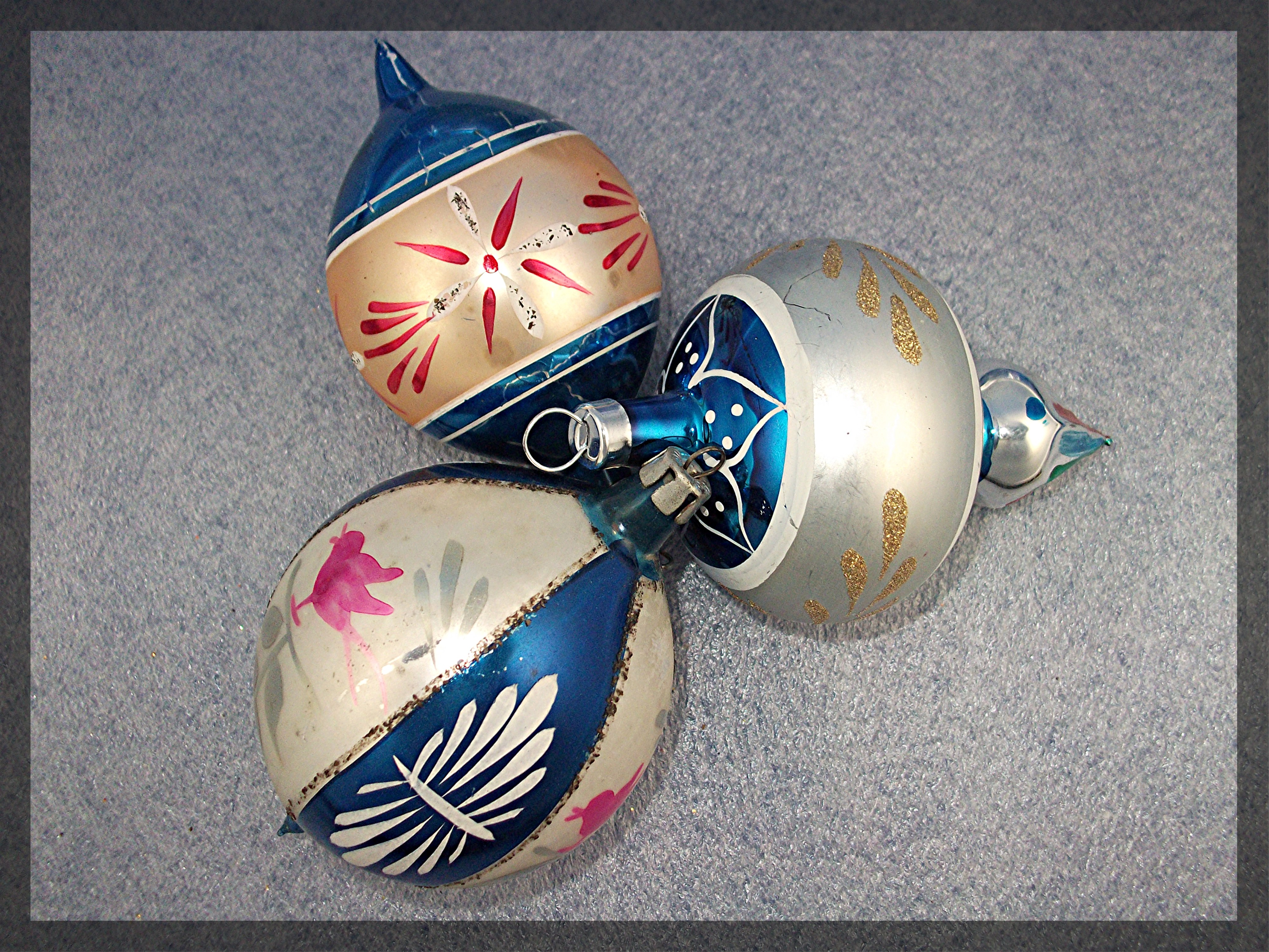 Lot of three VIntage Christmas tree ornaments,