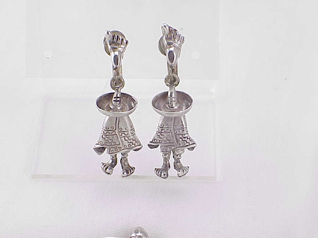 Signed Mexican Sterling Silver Man In Sombrero Brooch And Earrings Set
