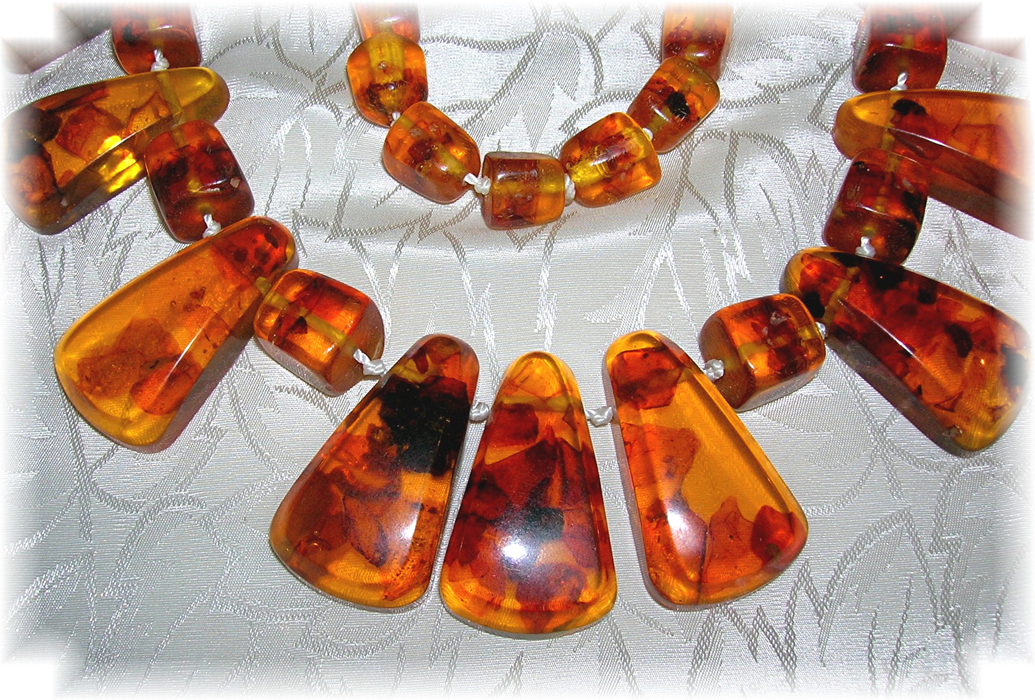 Baltic Amber Bugs Leaves Pendants Beads Necklace