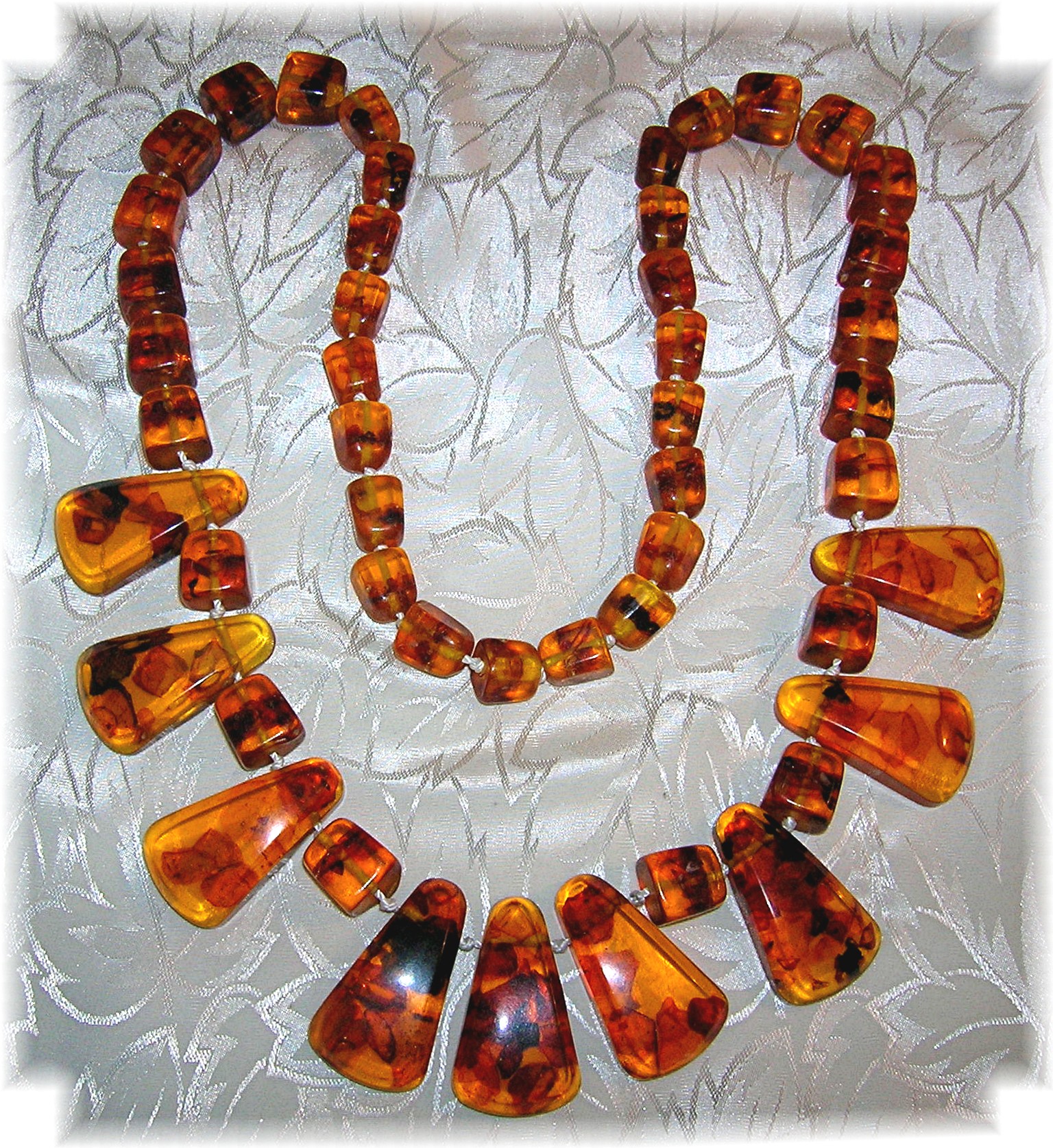 Baltic Amber Bugs Leaves Pendants Beads Necklace