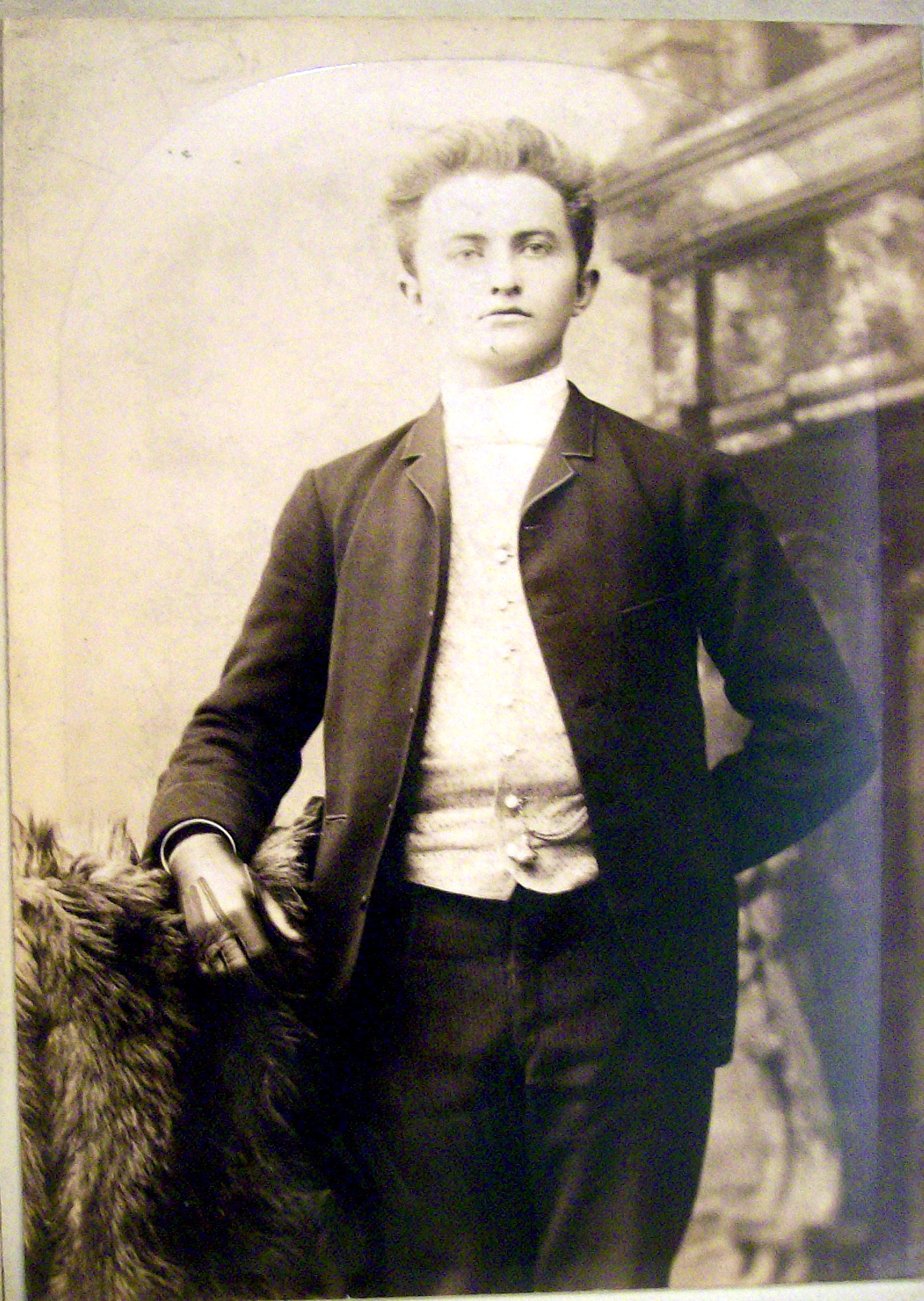 Maestro, Please - Cabinet Photo of a Man