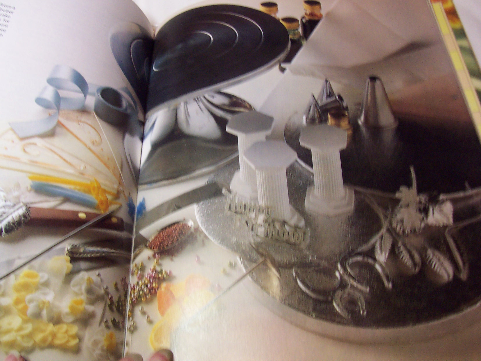 Cakes & Cake Decorating Book London 1979