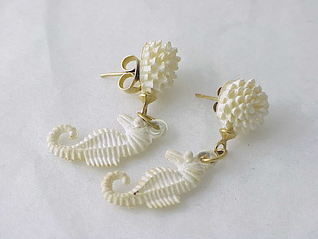 Dangling White Composite Material Seahorse Pierced Earrings