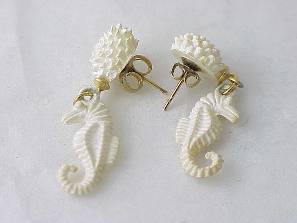 Dangling White Composite Material Seahorse Pierced Earrings