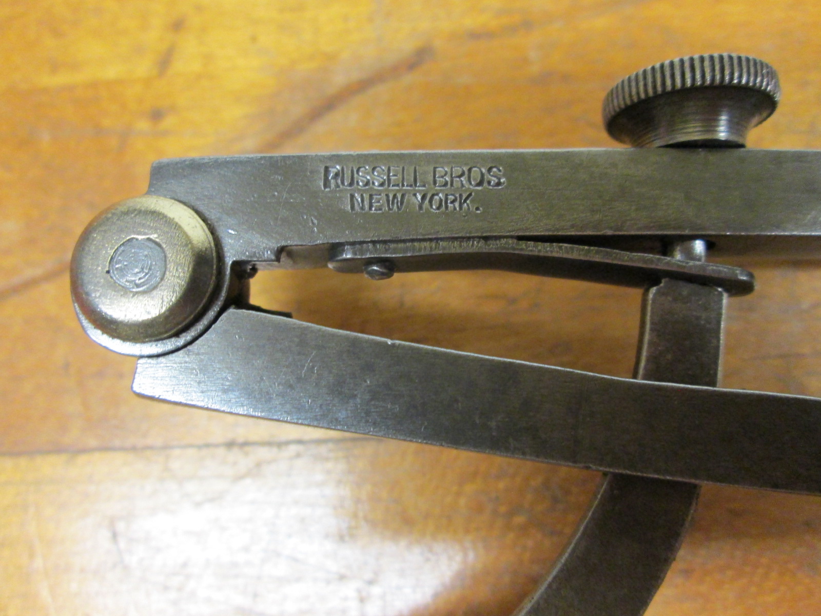 Russell Bros. Wing Divider 8 inch