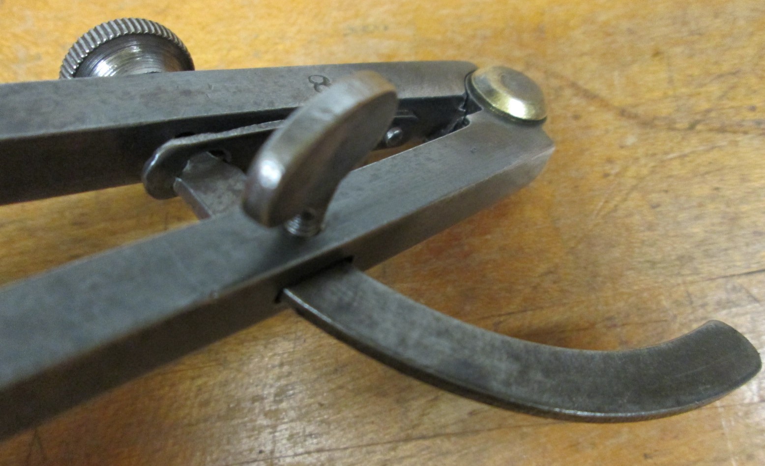 Russell Bros. Wing Divider 8 inch