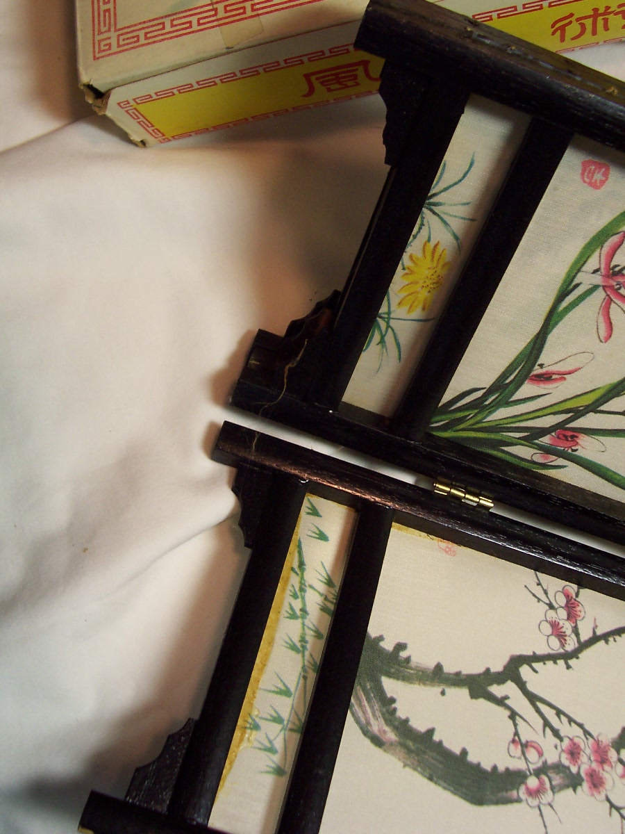 Chinese Scene Silk Screen Mini Folding Panel