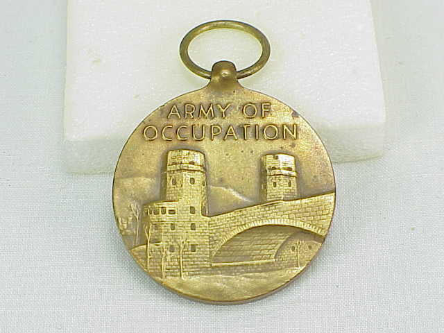 Vintage WWII 1945 US Army Of Occupation Japan Bronze Medal