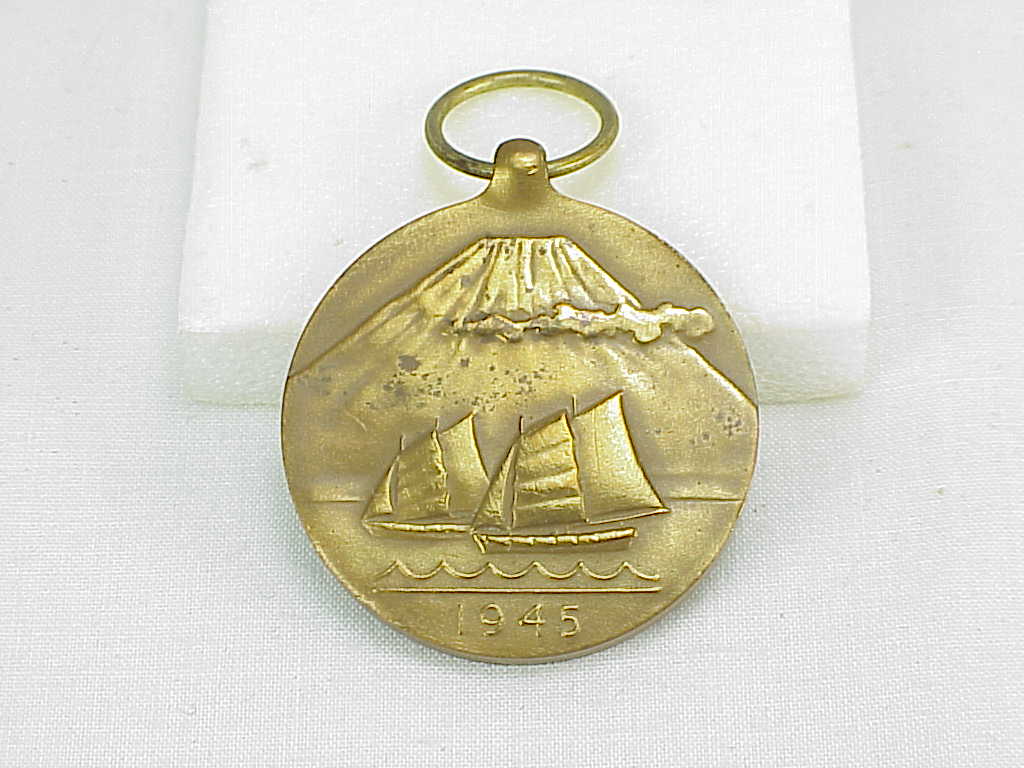 Vintage WWII 1945 US Army Of Occupation Japan Bronze Medal