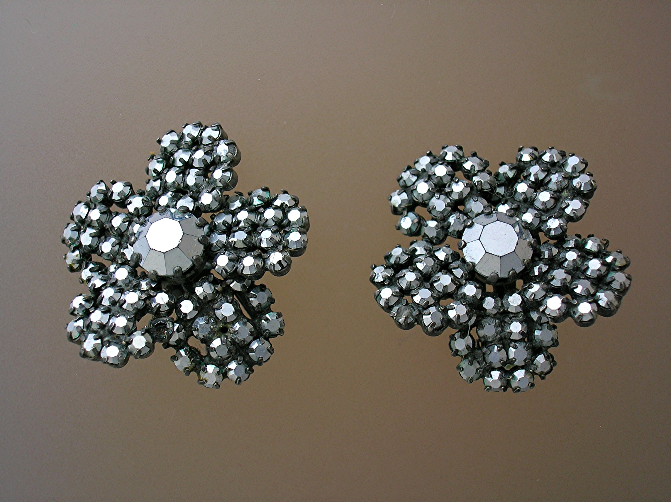 Beautiful Glass Flower Clip Earrings.