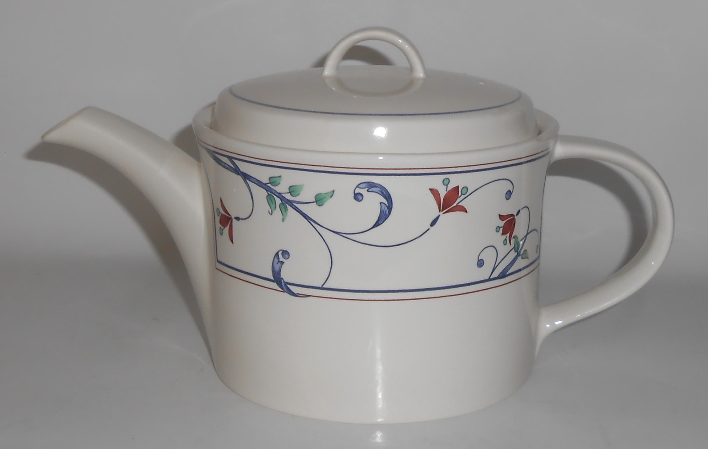 Mikasa China CAC20 Intaglio Annette 4-Cup Teapot w/Lid