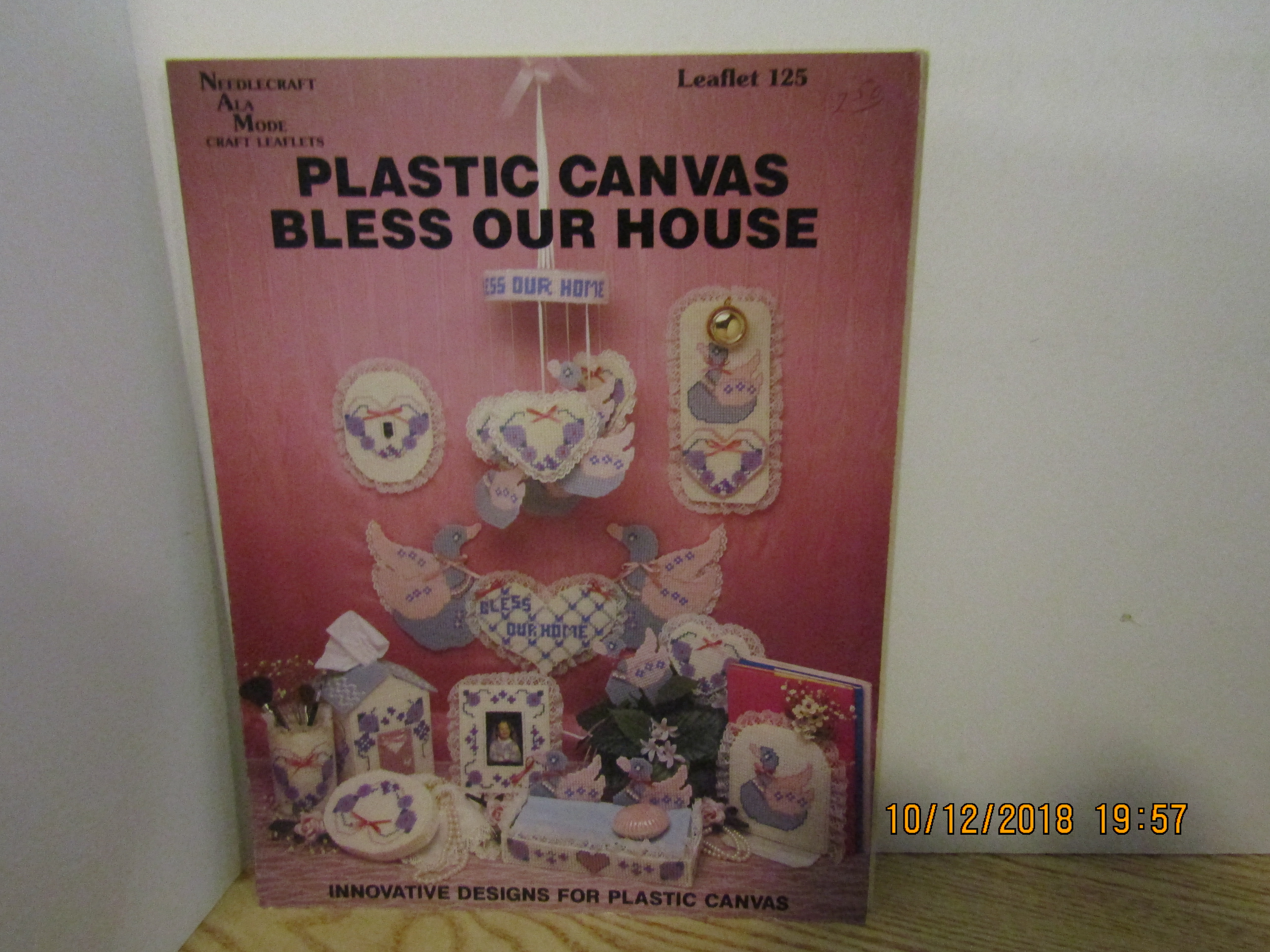 Needlecraft Ala Mode PlasticCanvas Bless Our House #125