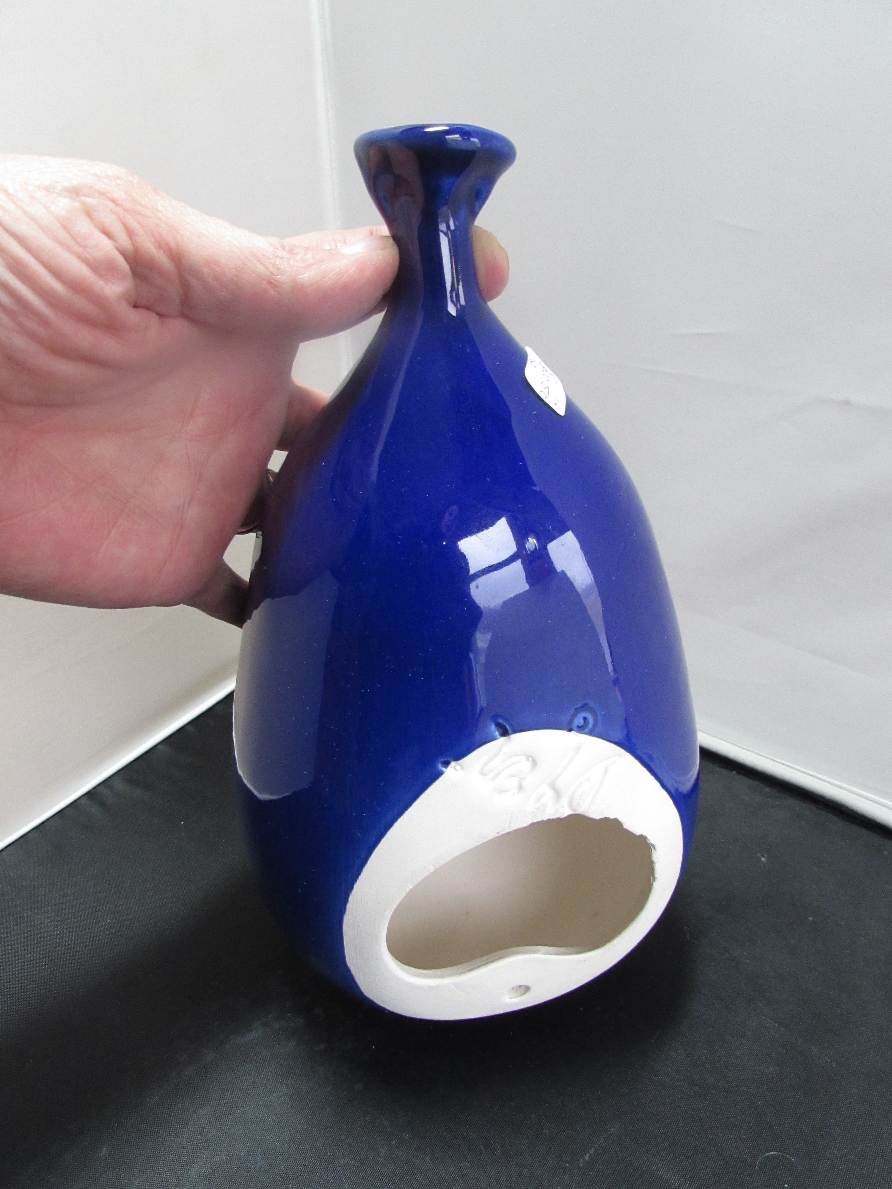 Dyer Bird Feeder Pottery Glazed blue