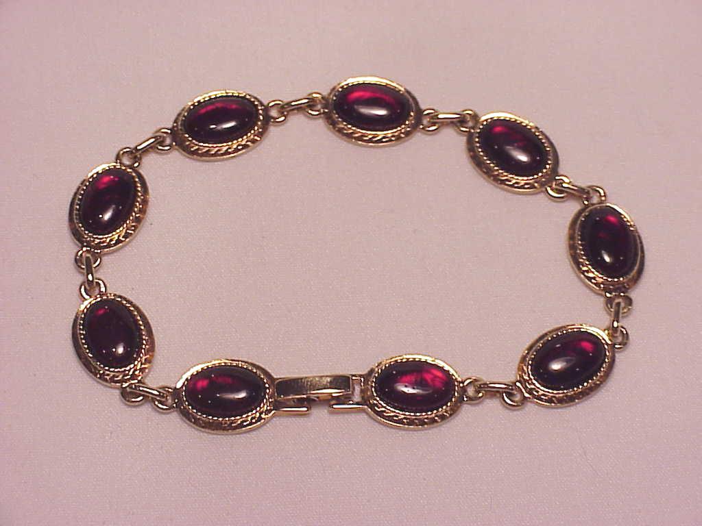 Vintage Dark Red Cabachon Rhinestone Gold Tone Bracelet