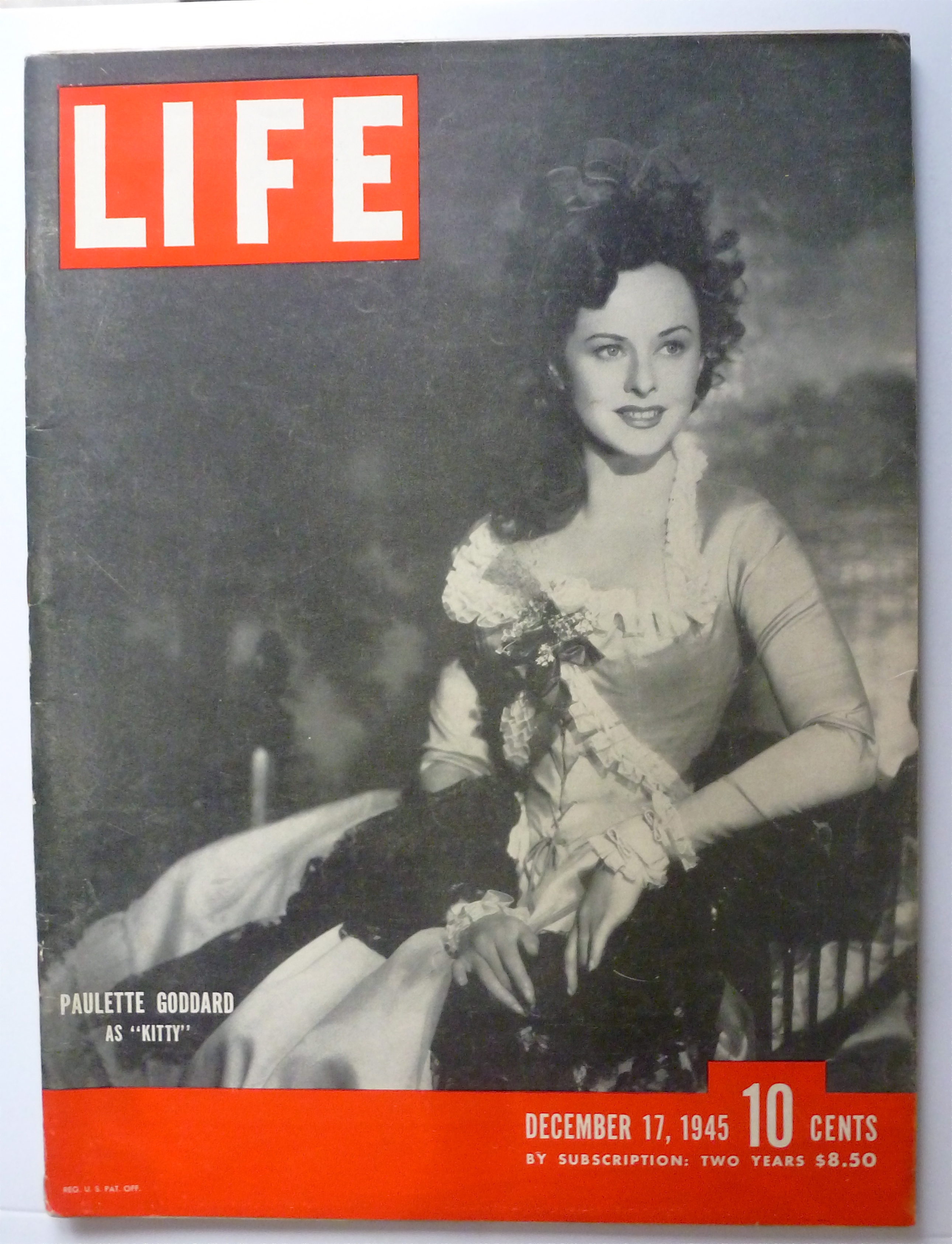 Life Magazine December 17, 1945 Paulette Goddard