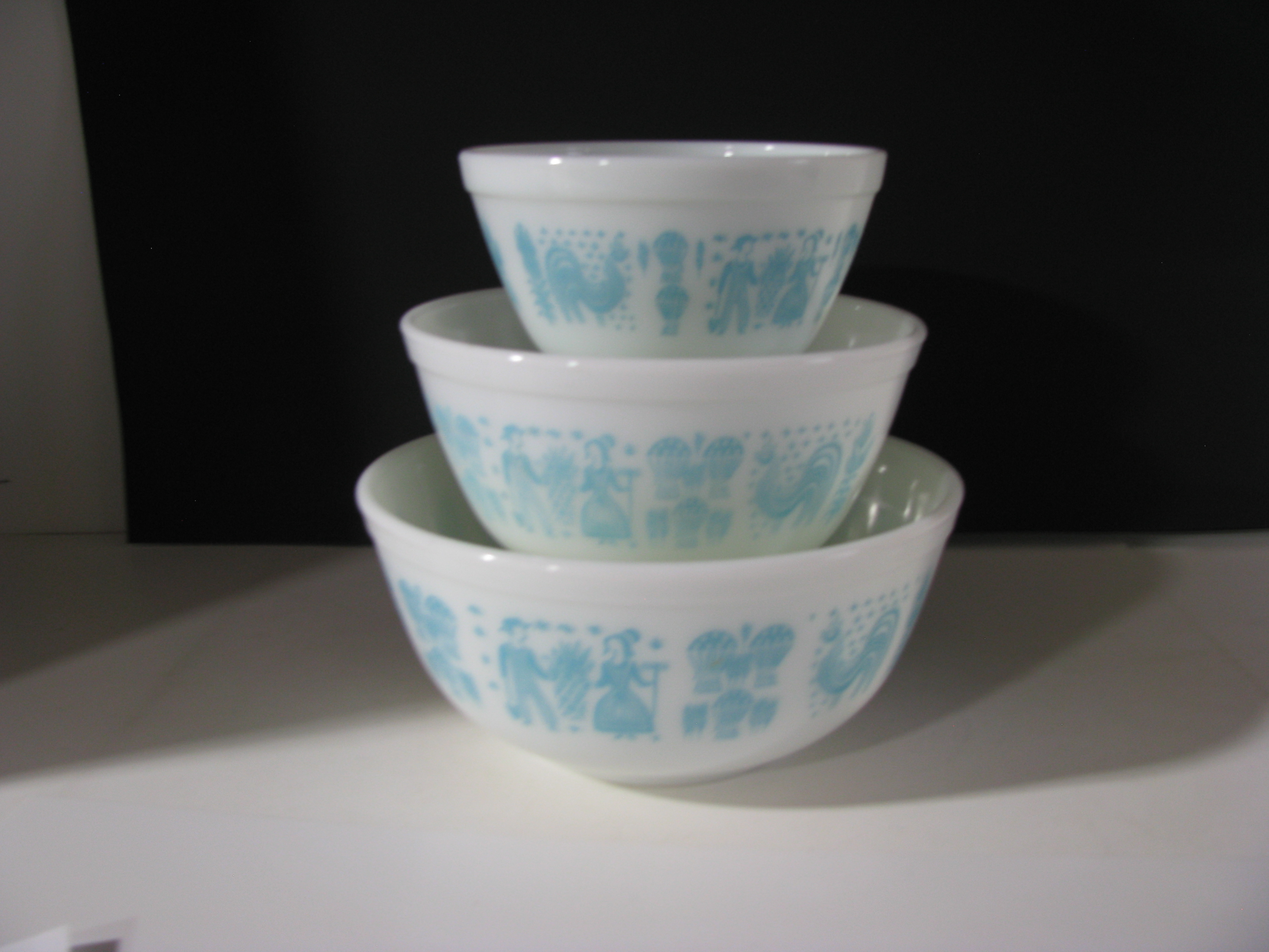 Vintage Pyrex Amish Butter Print Nesting Bowls